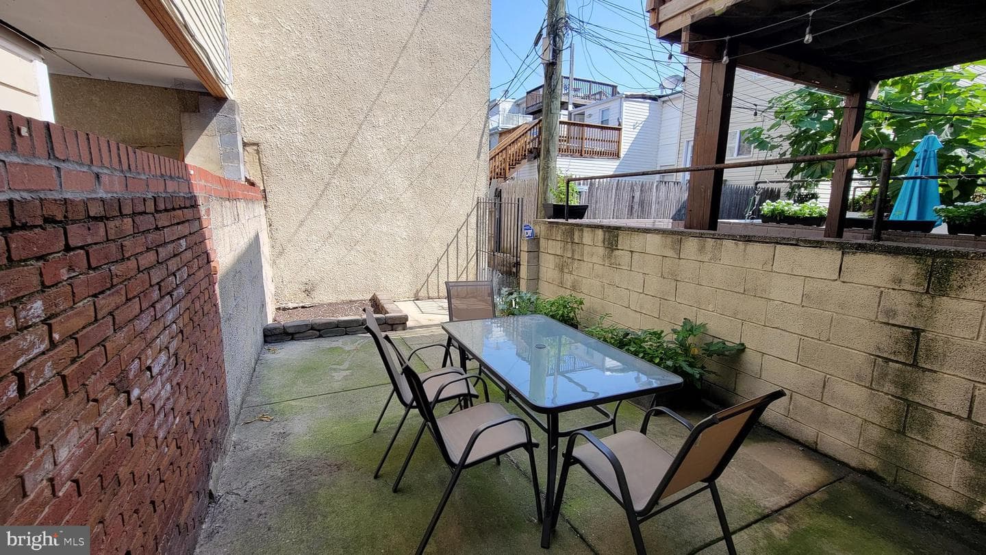 20 E Heath Street photo 38