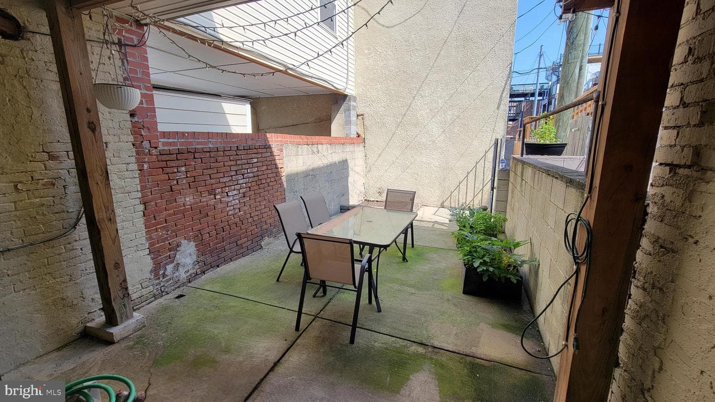 20 E Heath Street photo 39