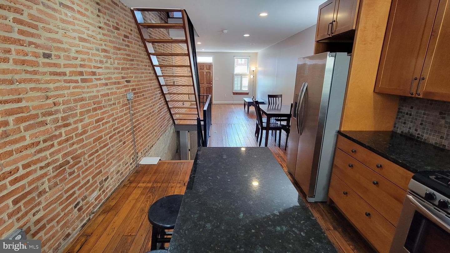 20 E Heath Street photo 6