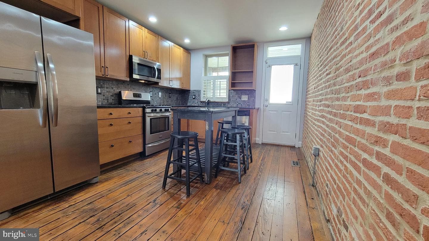 20 E Heath Street photo 7