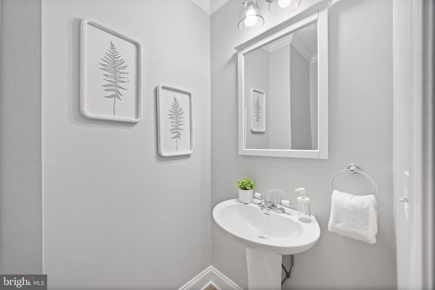 2916 E Baltimore Street photo 18
