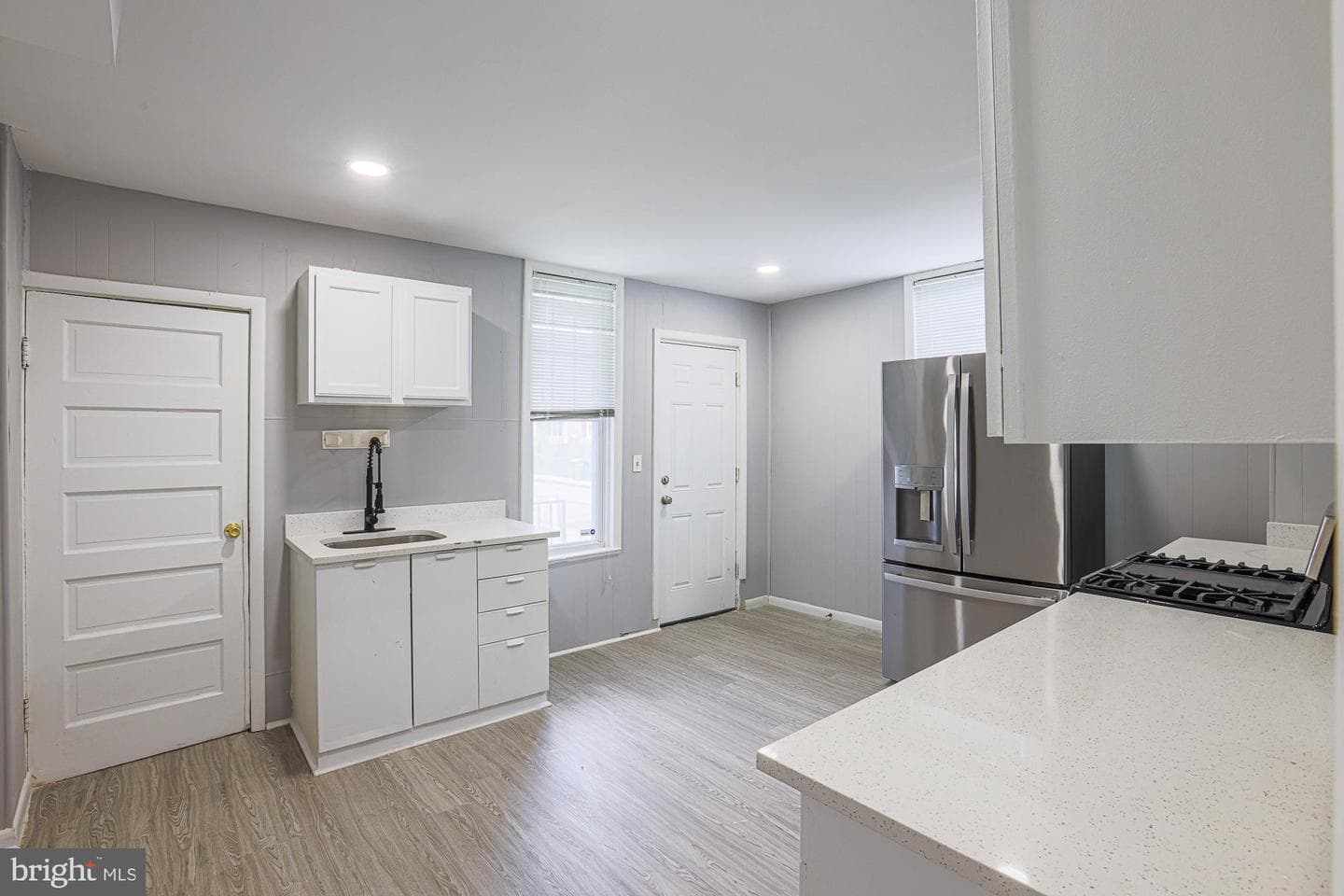 516 Woodbourne Avenue photo 18