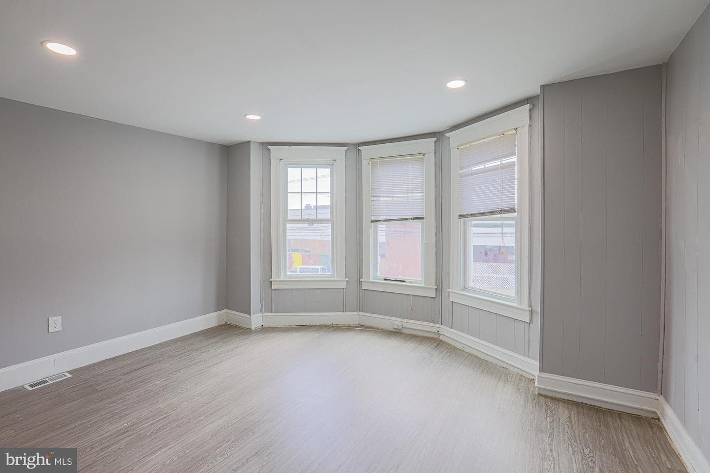 516 Woodbourne Avenue photo 26