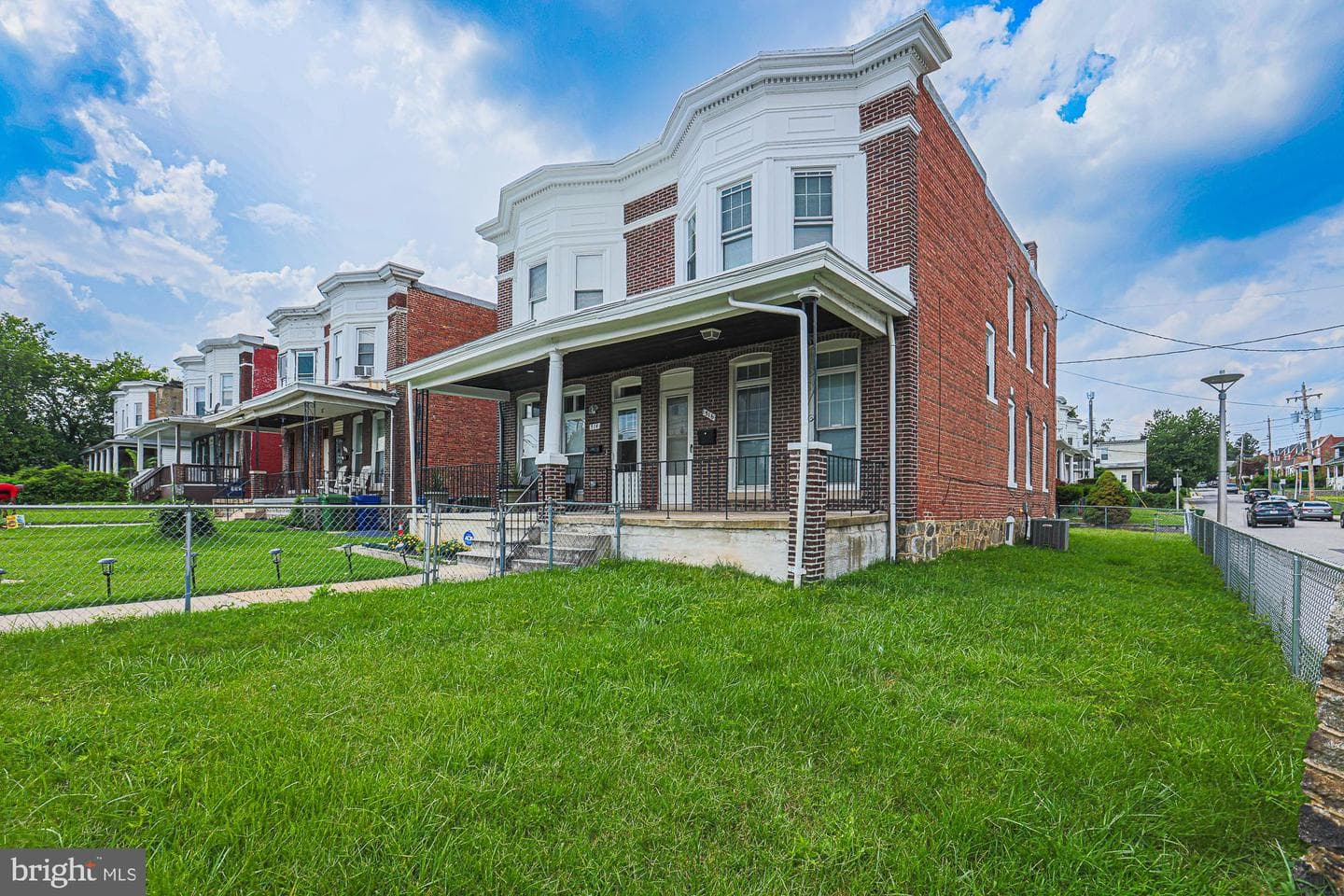 516 Woodbourne Avenue photo 3