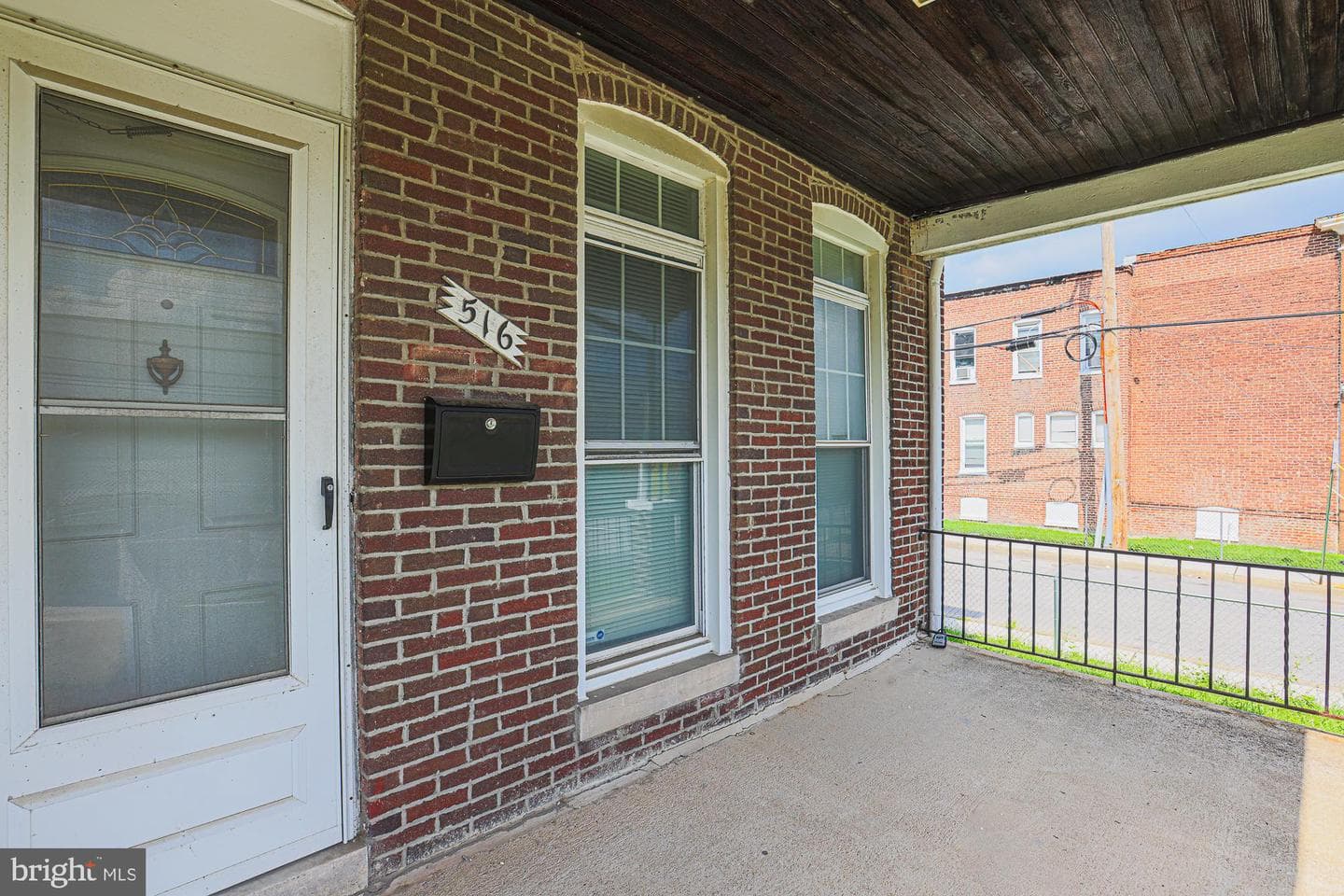 516 Woodbourne Avenue photo 8