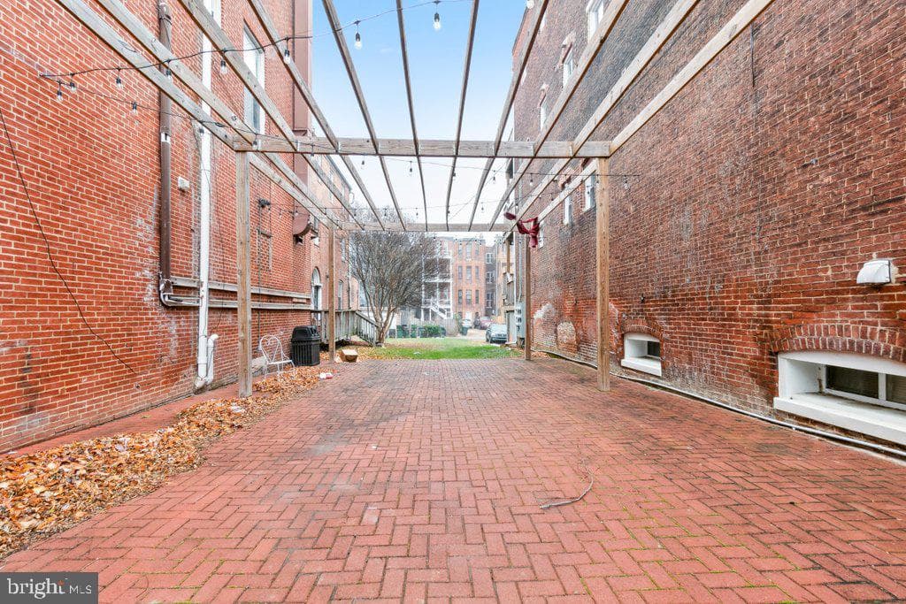 2501 Madison Avenue photo 4