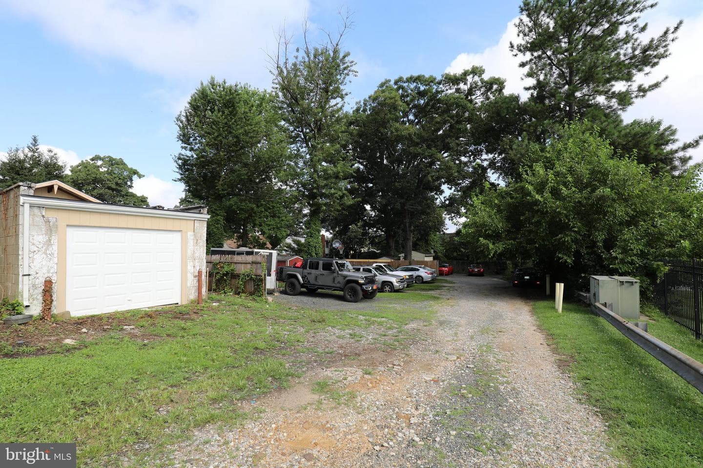 1033 Pine Heights Avenue photo 17