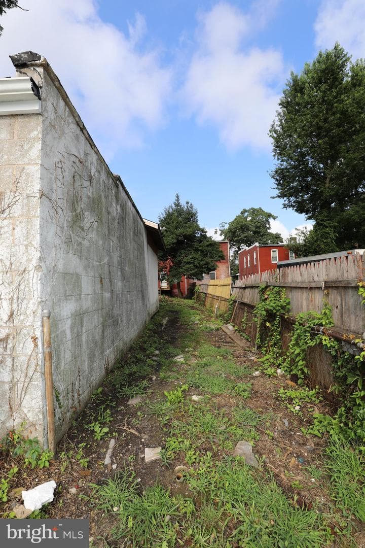 1033 Pine Heights Avenue photo 18