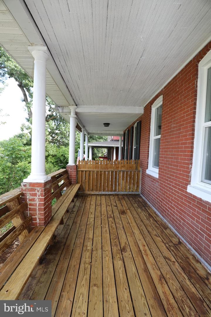 1033 Pine Heights Avenue photo 23