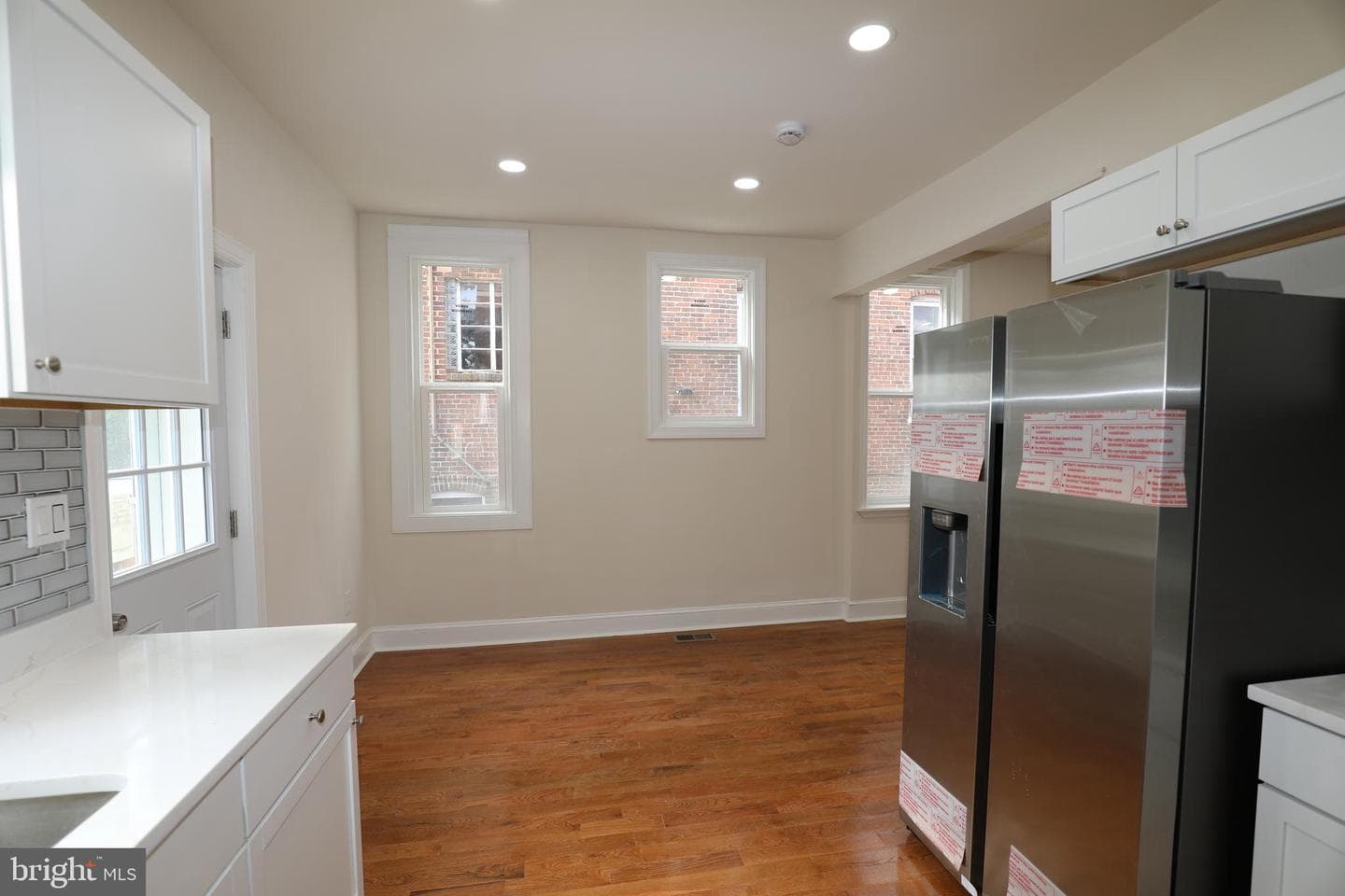 1033 Pine Heights Avenue photo 32
