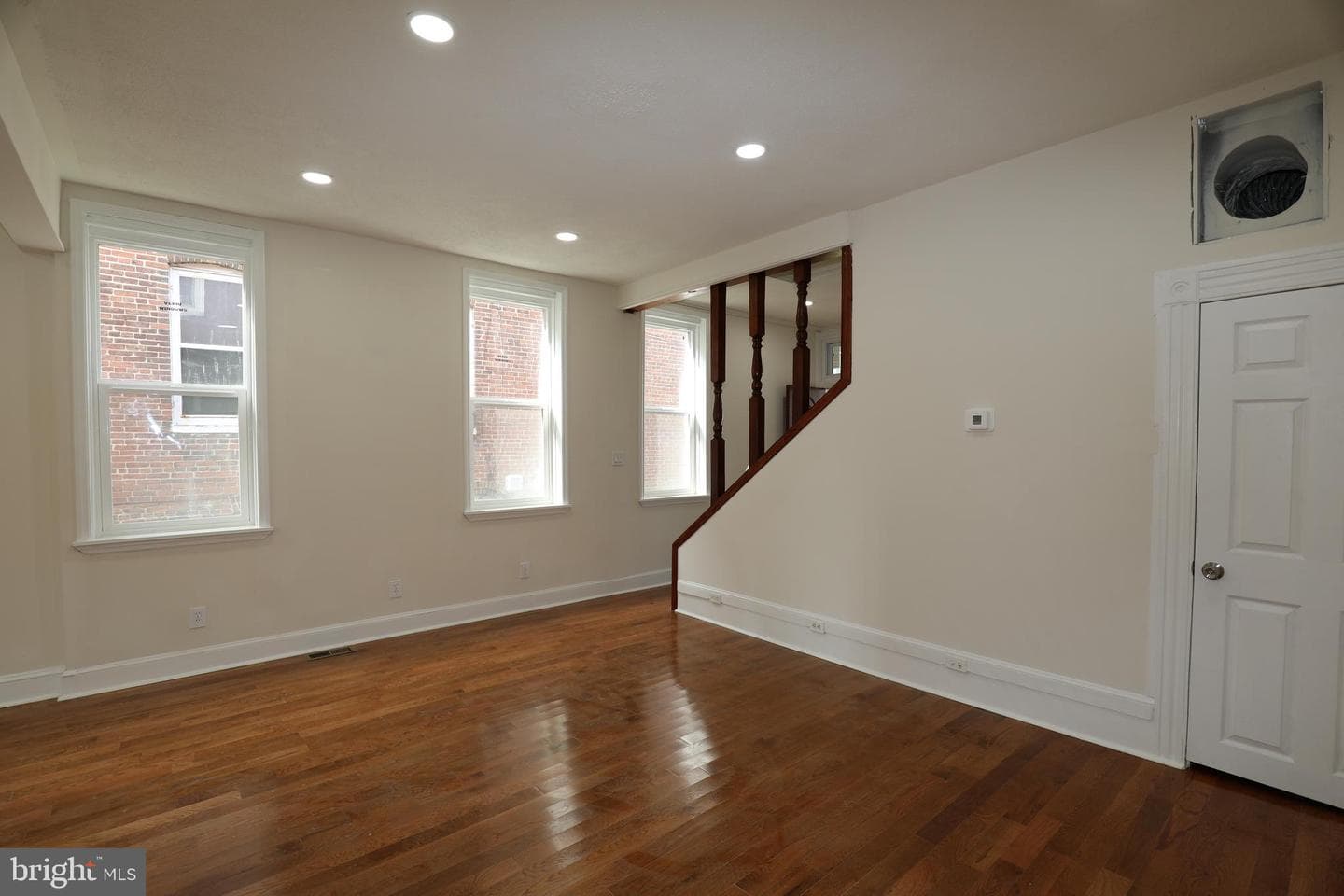 1033 Pine Heights Avenue photo 35