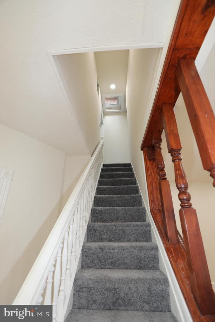 1033 Pine Heights Avenue photo 36