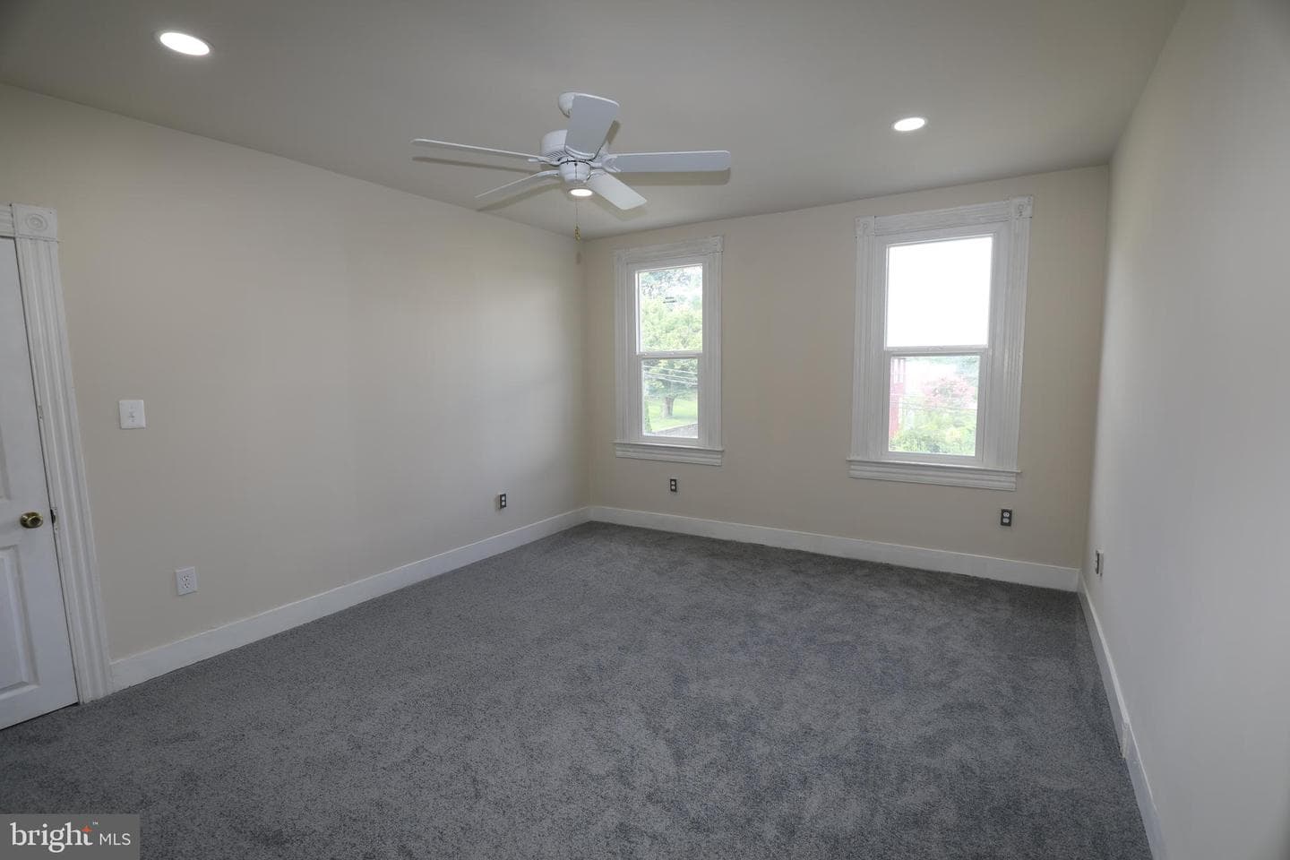 1033 Pine Heights Avenue photo 38