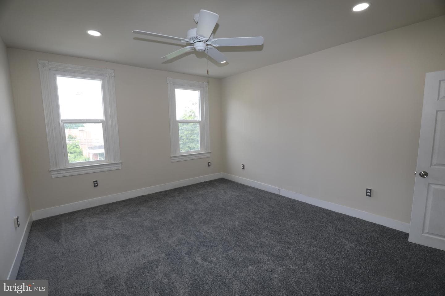 1033 Pine Heights Avenue photo 40