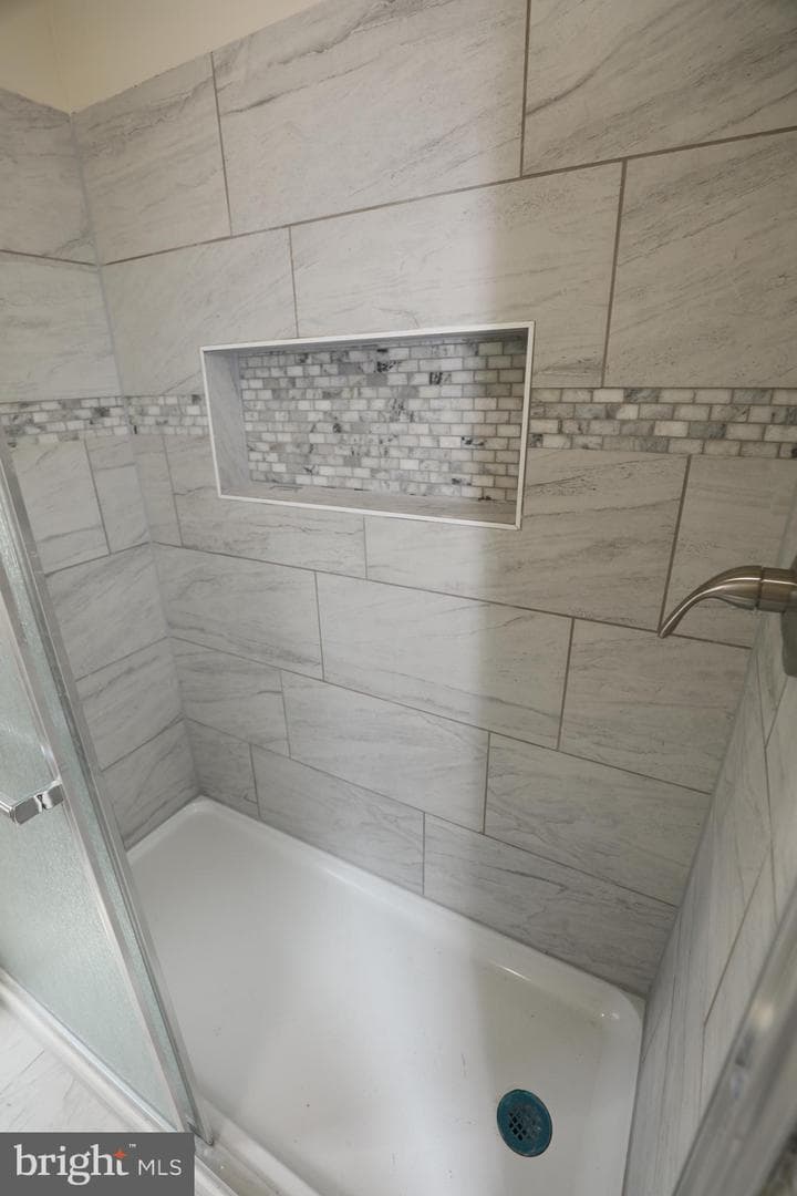1033 Pine Heights Avenue photo 45