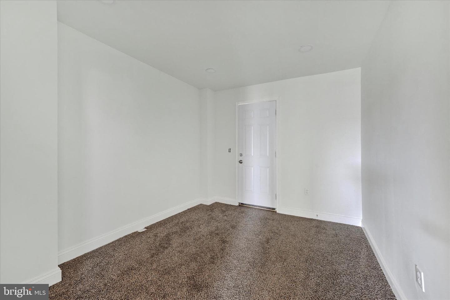 2400 W Lafayette Avenue photo 22