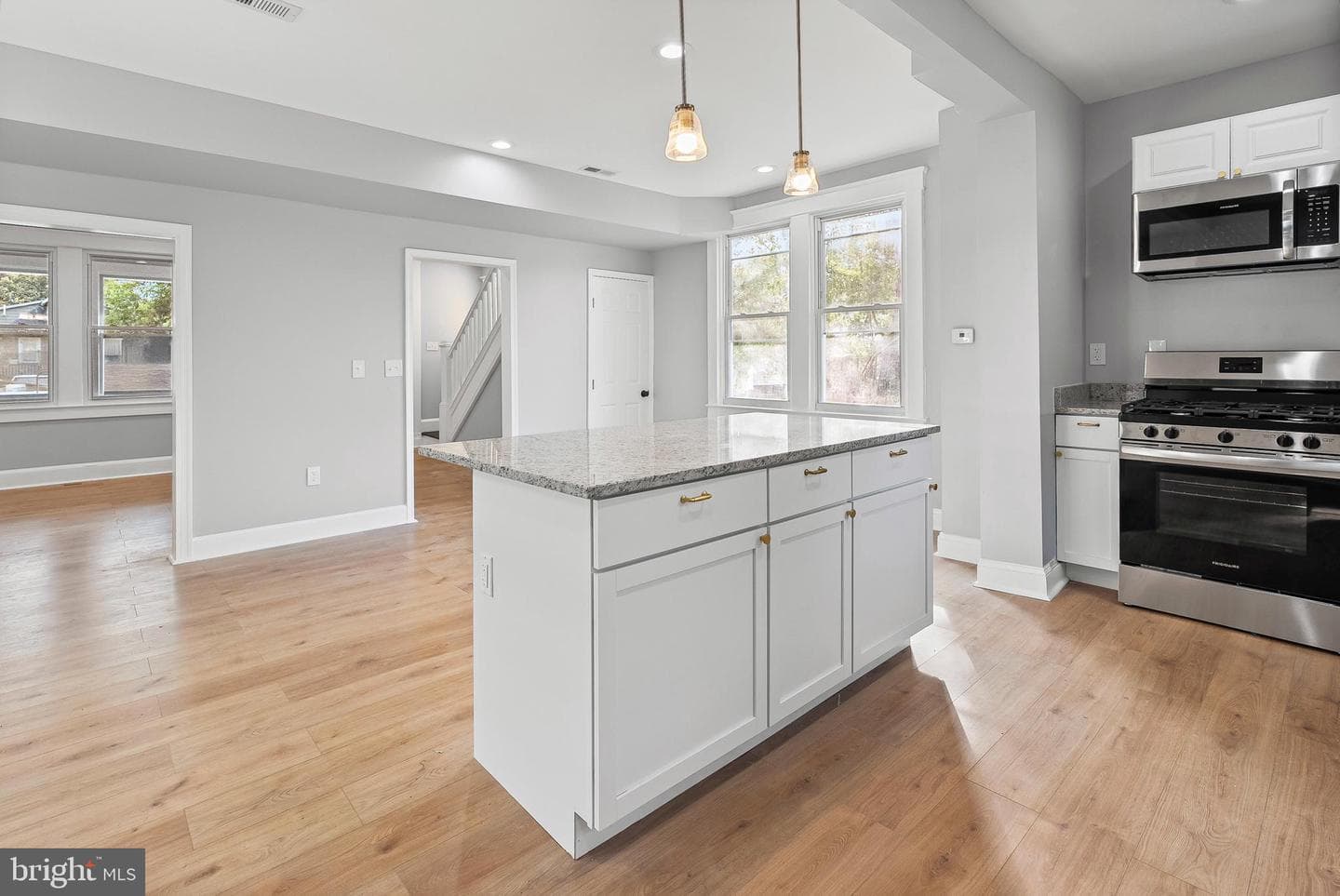 4306 Southern Avenue photo 8