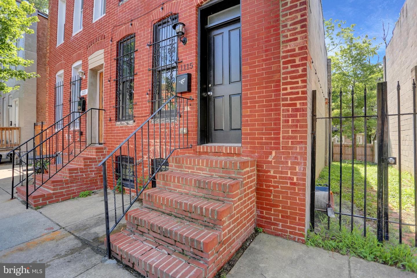 1115 Sargeant Street photo 31