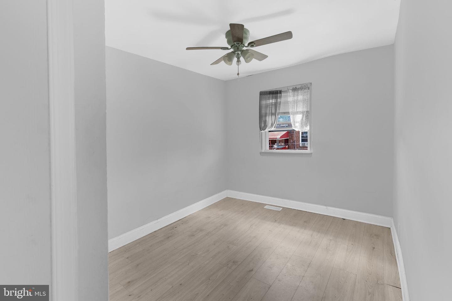 2841 Oakford Avenue photo 10