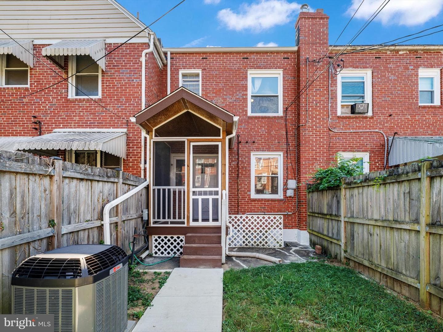 730 Yale Avenue photo 32