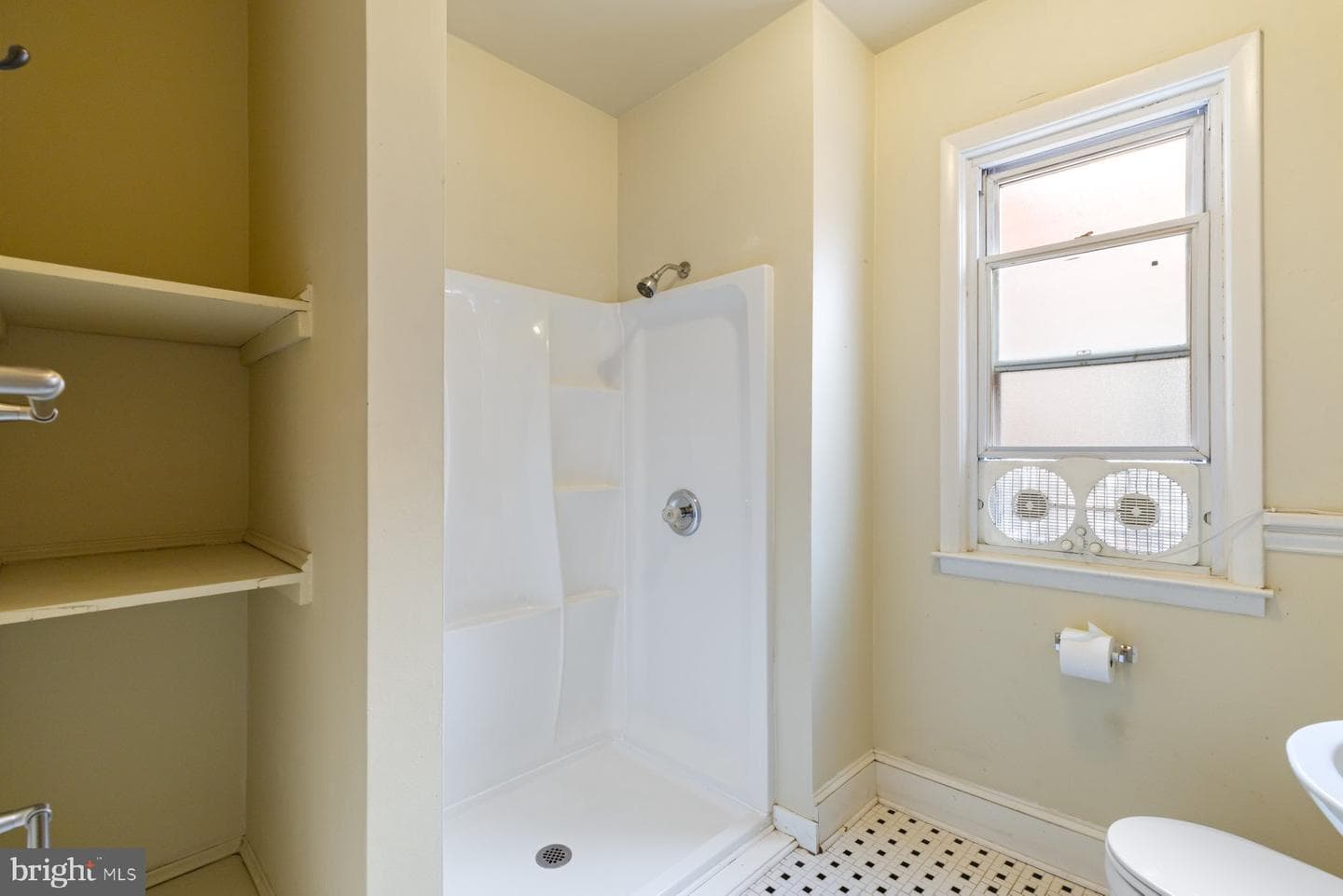 316 E 33rd Street photo 15
