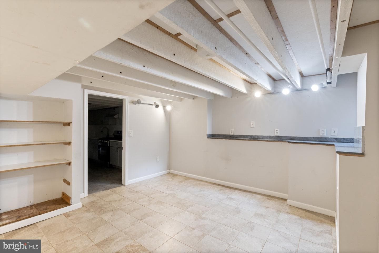 316 E 33rd Street photo 18