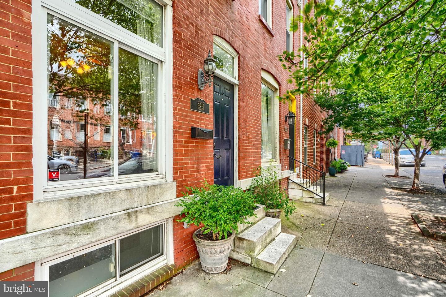 3315 Hudson Street photo 2