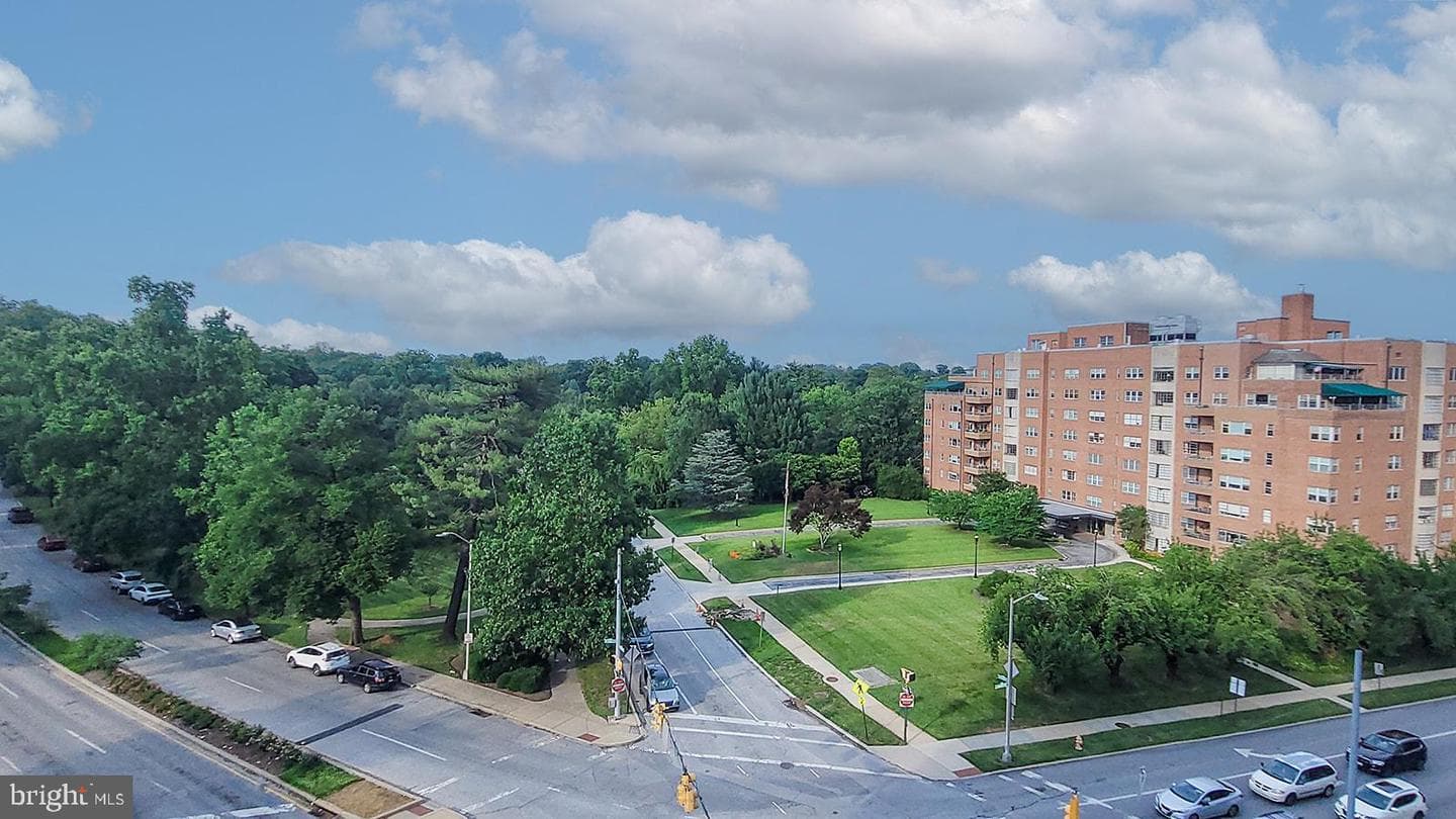1 E University Parkway #702 photo 33