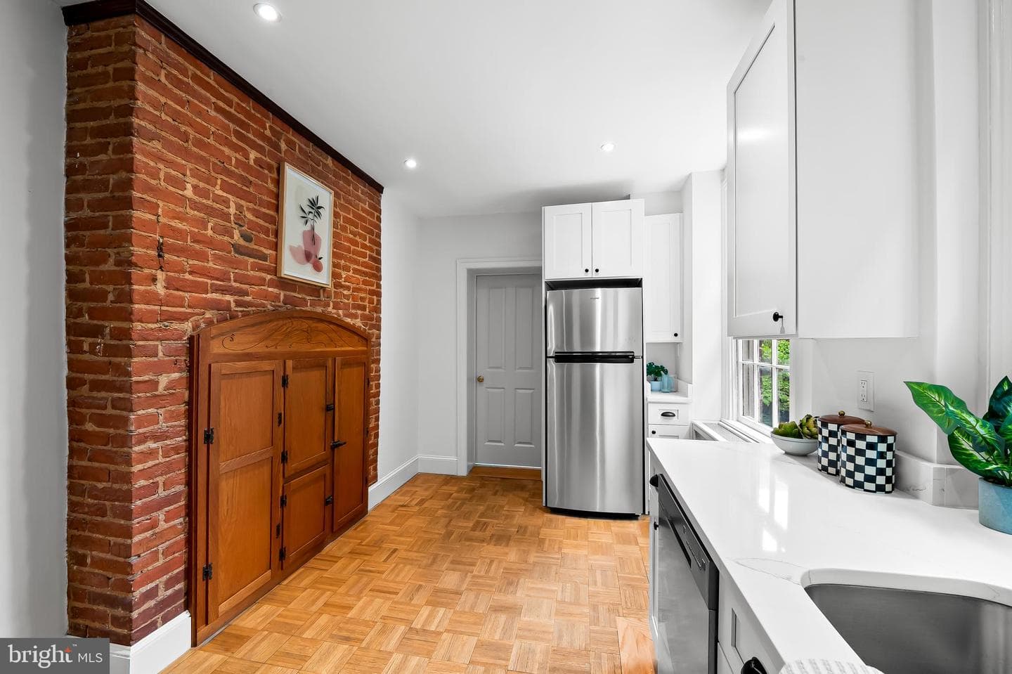 1431 Park Avenue photo 21