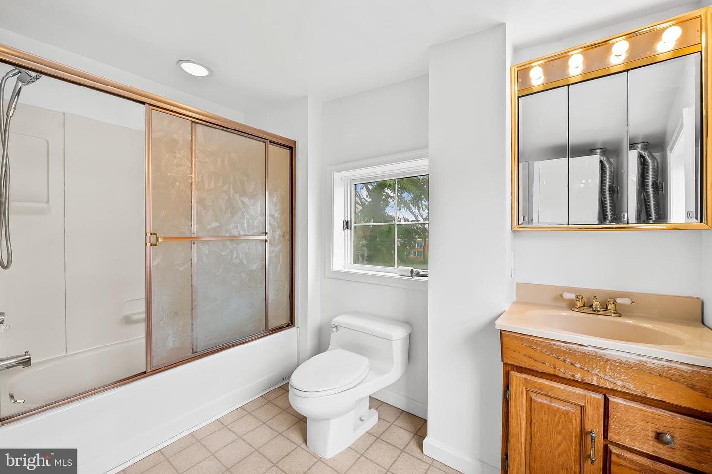 1431 Park Avenue photo 35