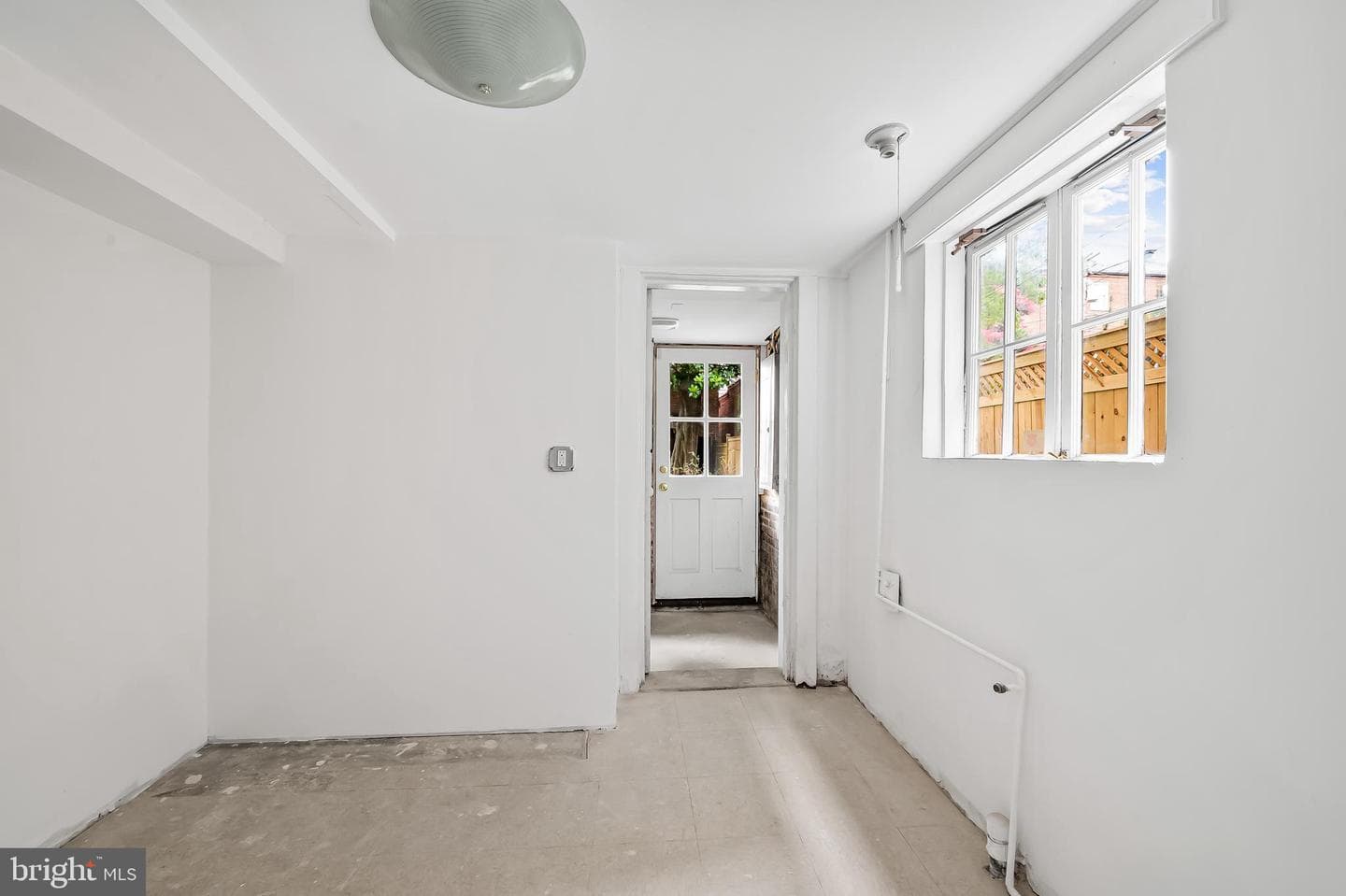 1431 Park Avenue photo 45