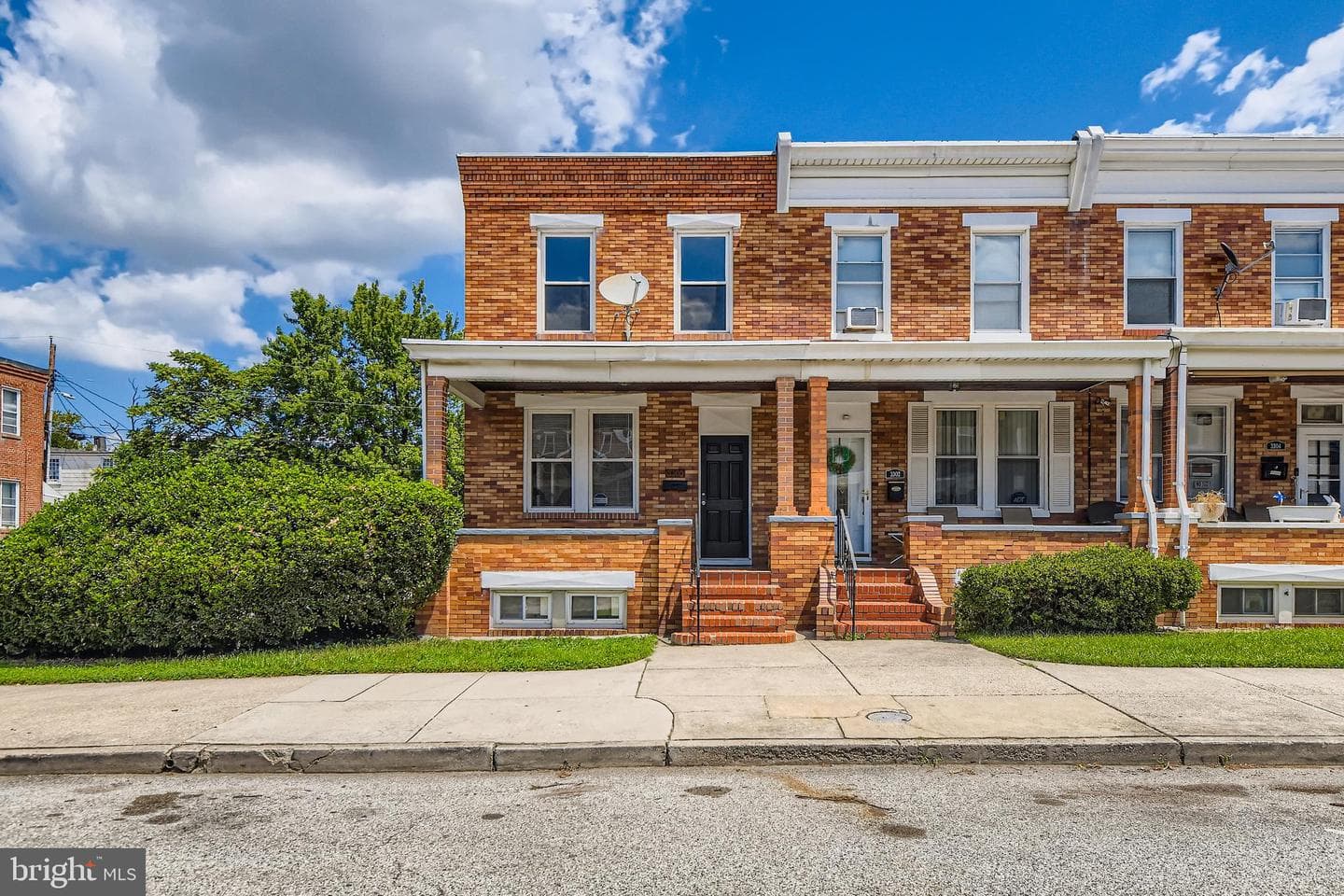 3300 Dudley Avenue photo 2