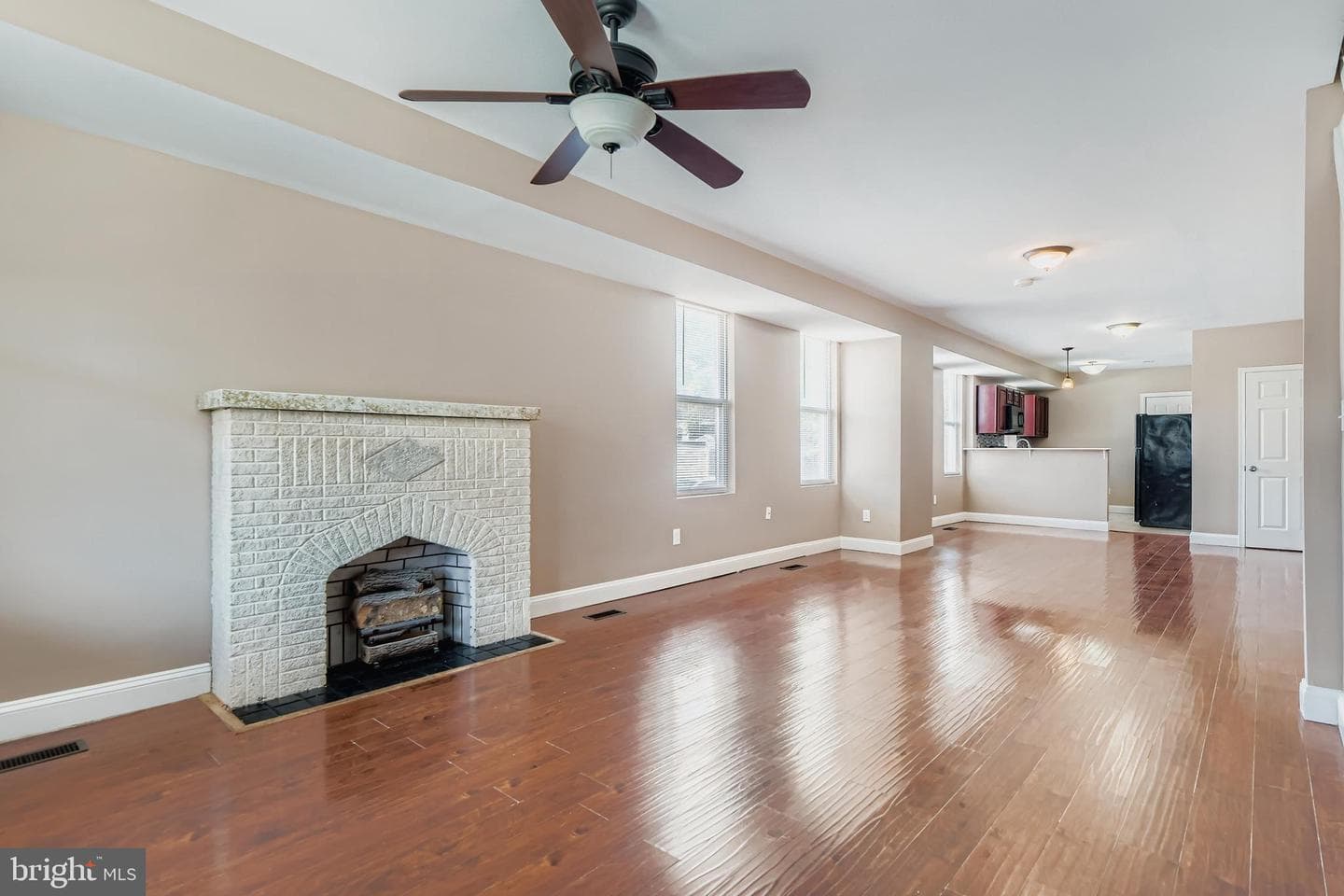 3300 Dudley Avenue photo 9