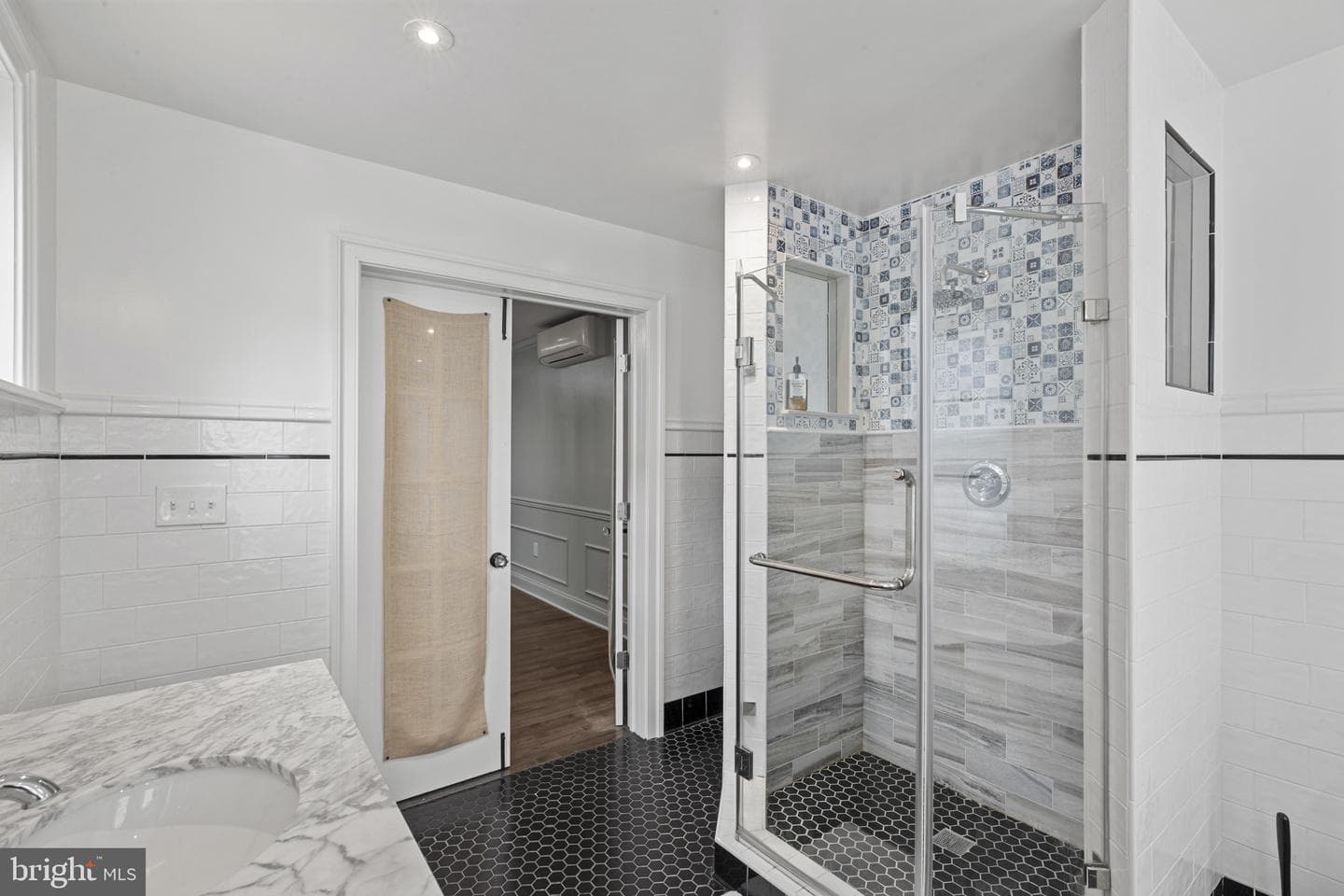 420 E Biddle Street photo 34