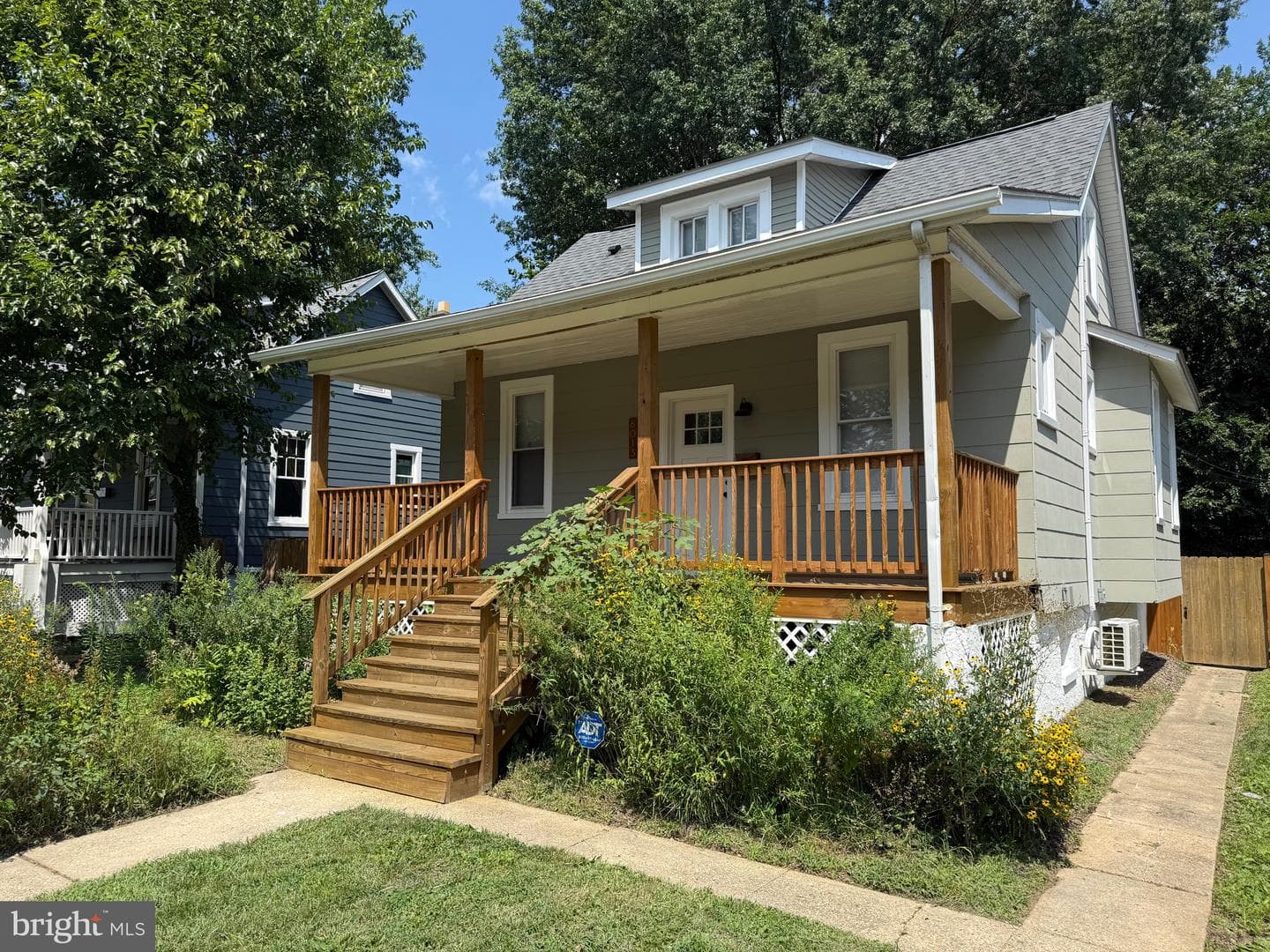 6013 Pinehurst Road photo 1