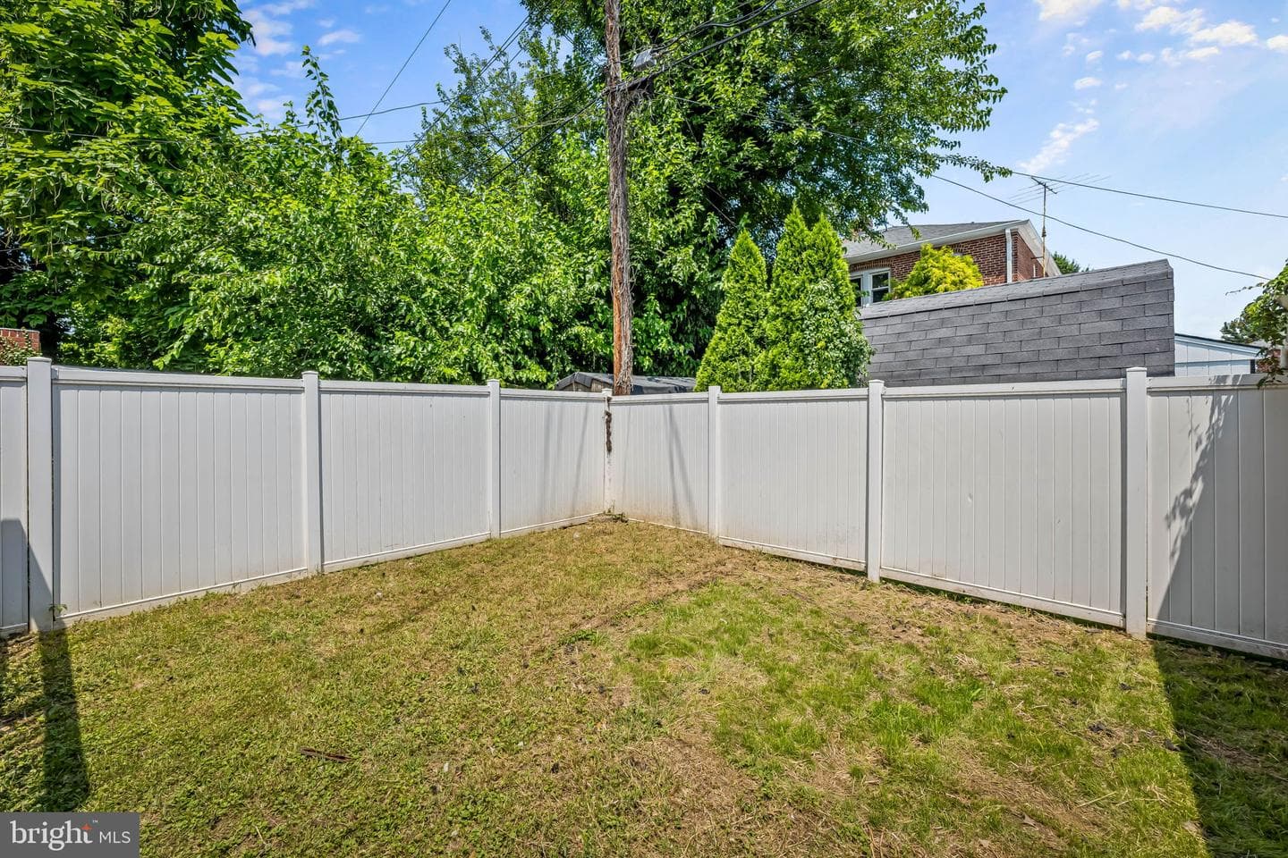 2828 Harview Avenue photo 32