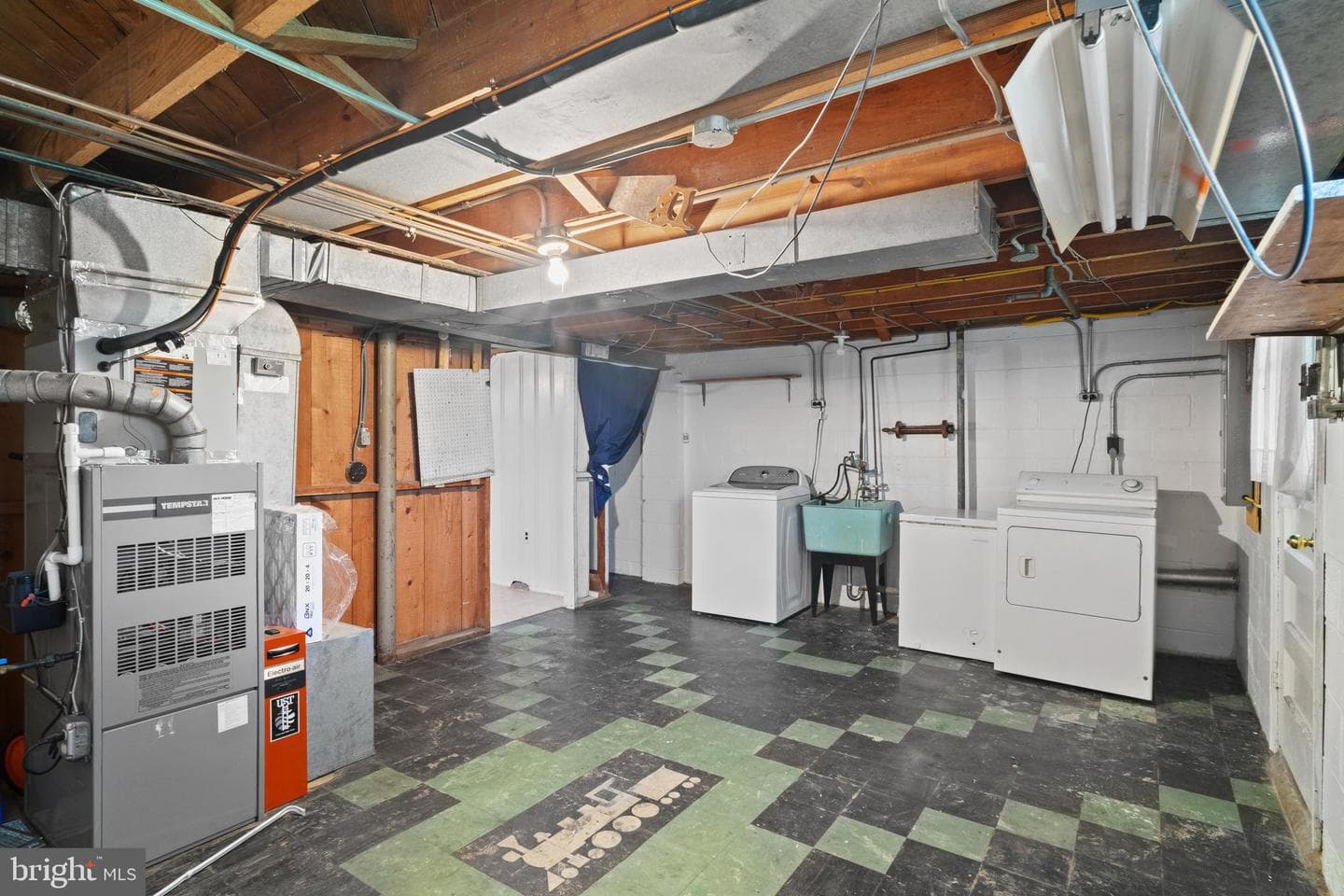 840 Evesham Avenue photo 16