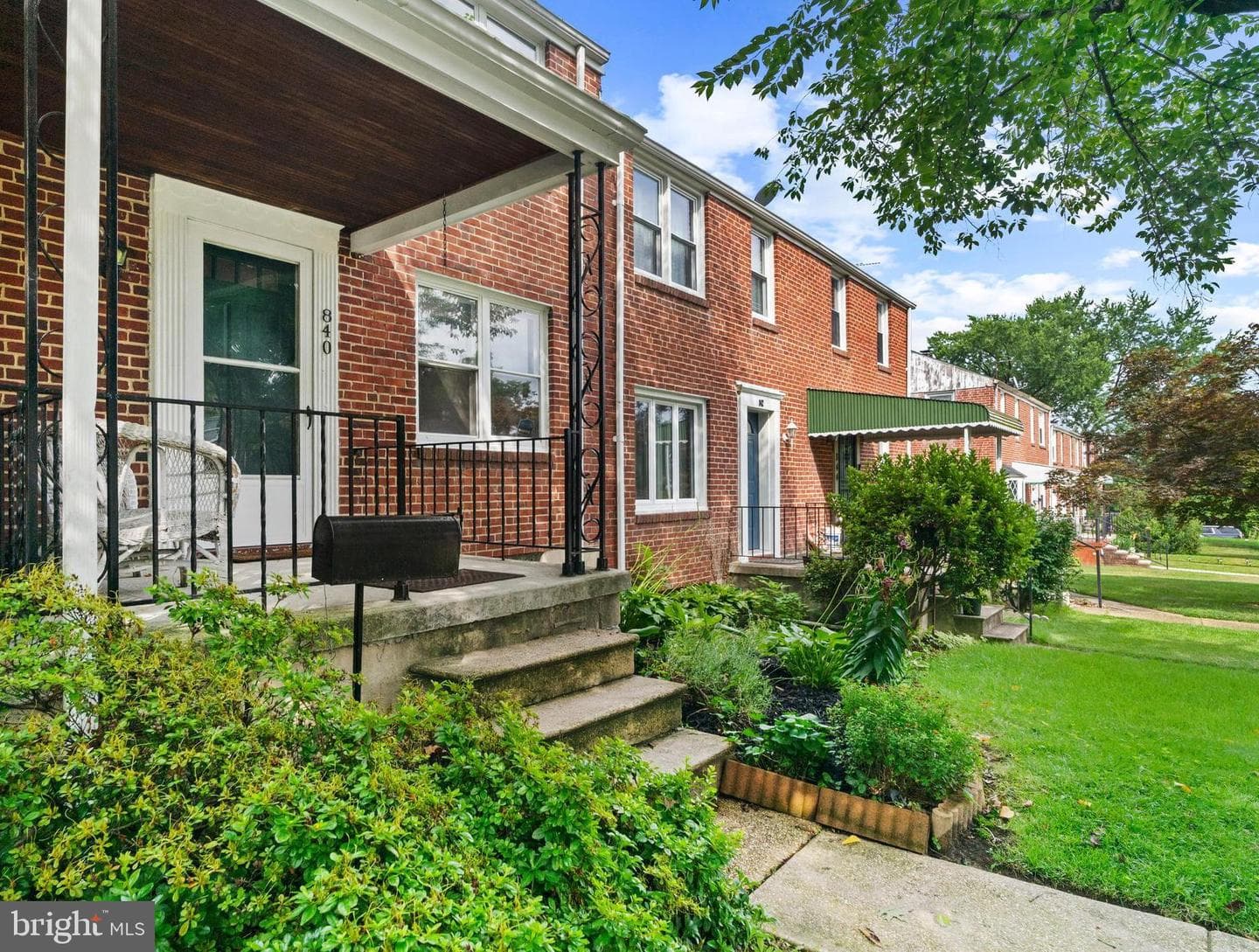 840 Evesham Avenue photo 4