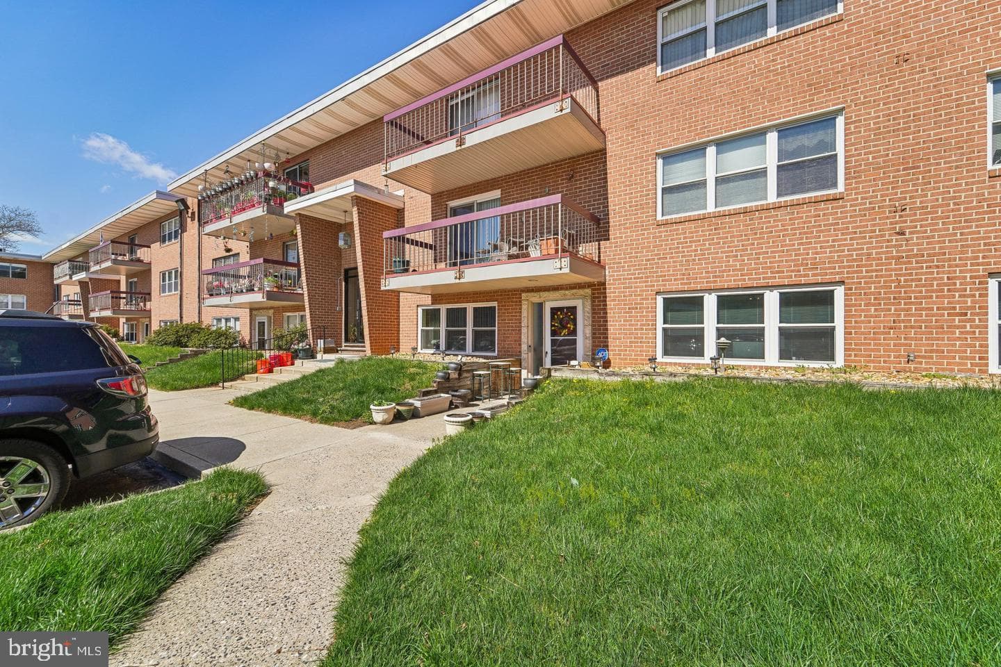 3631 Glengyle Avenue #6a photo 2