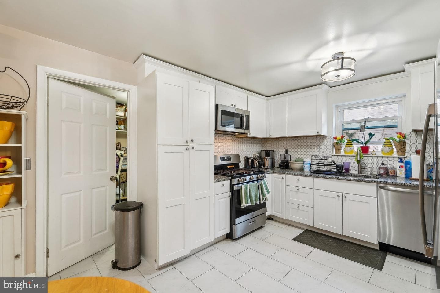 3631 Glengyle Avenue #6a photo 9