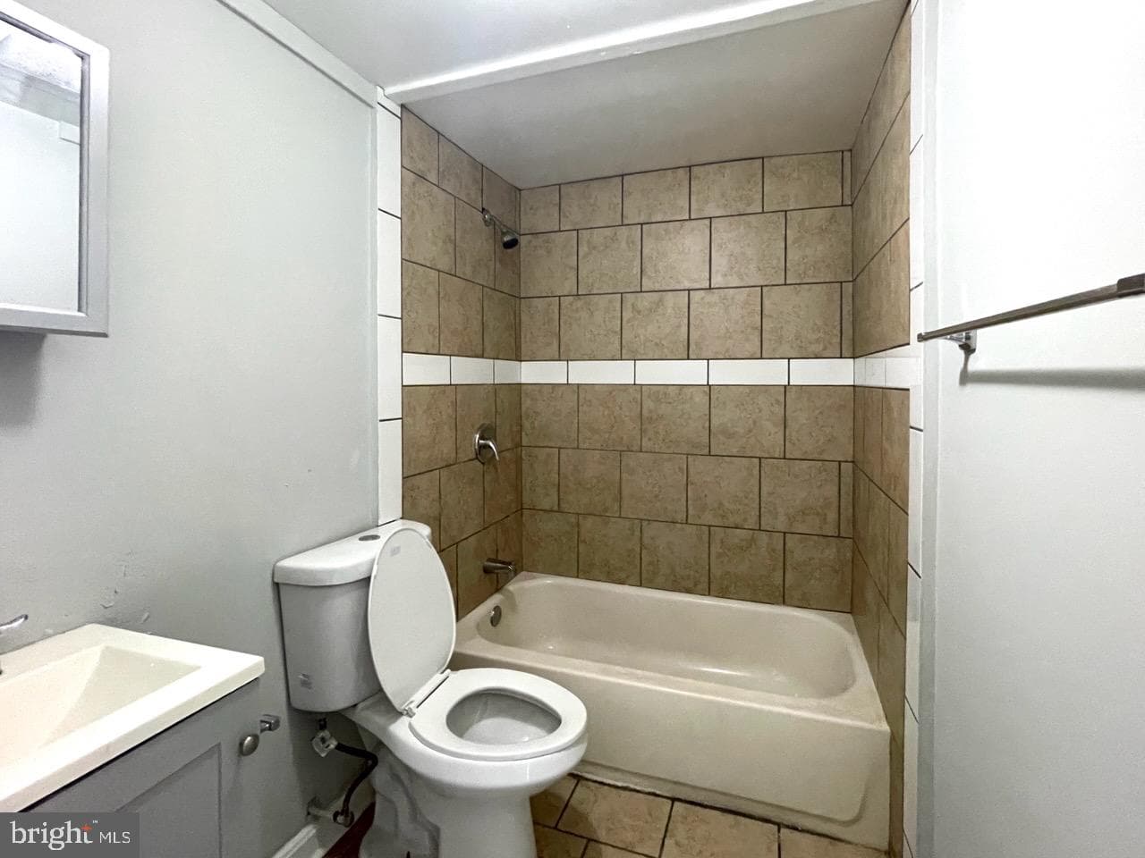 15 Kresson Street N photo 5
