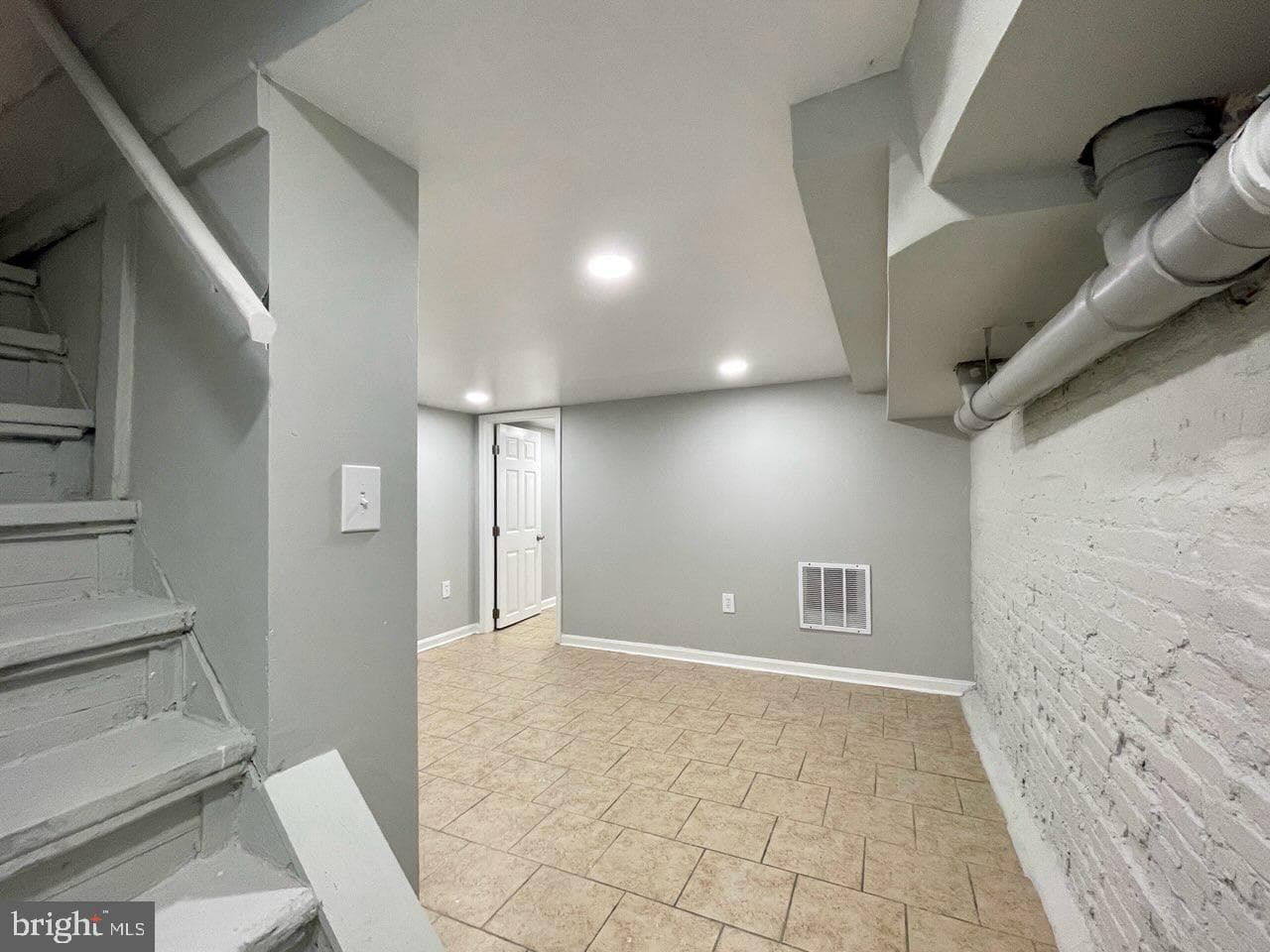 15 Kresson Street N photo 9