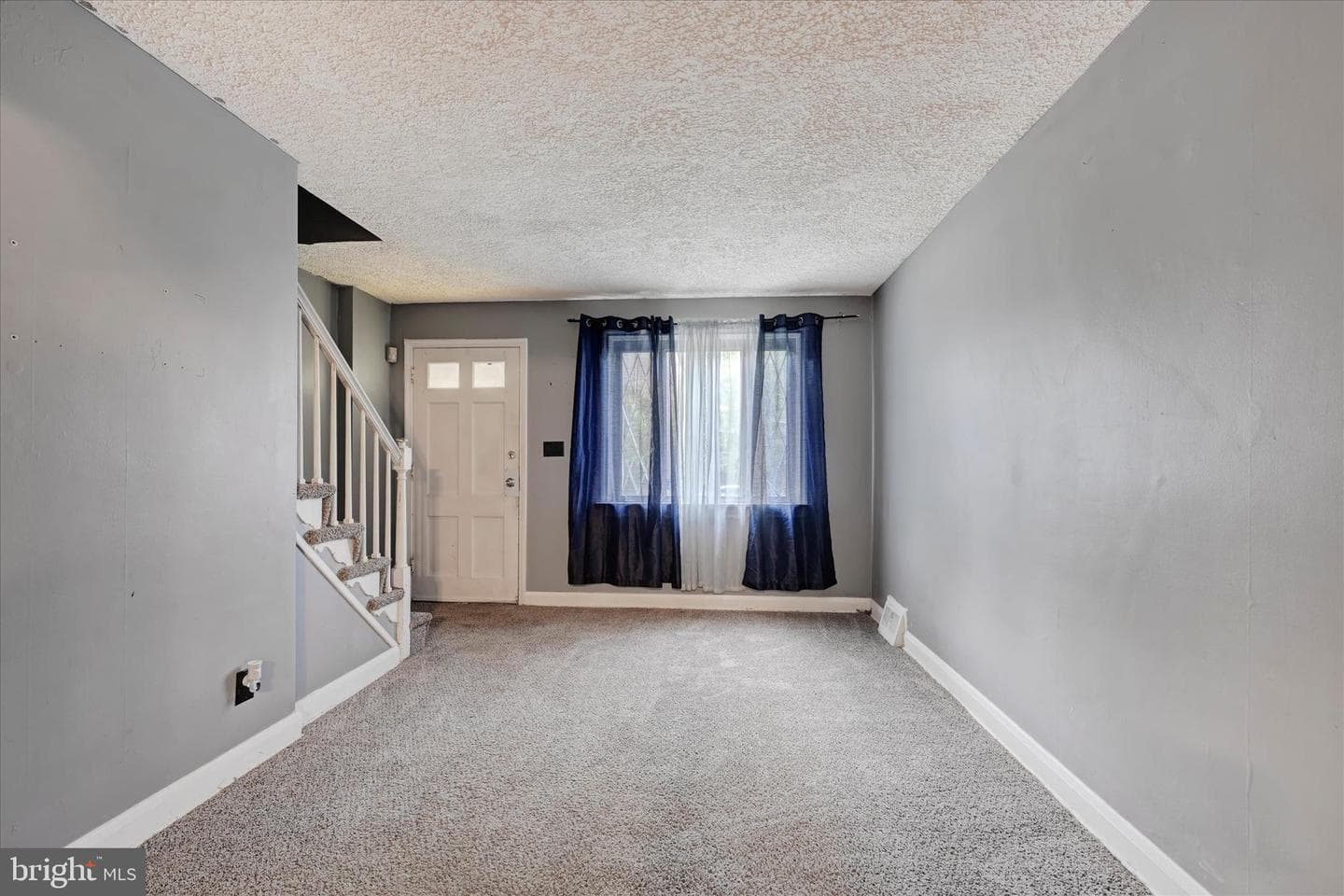 2836 Edgecombe Circle S photo 2