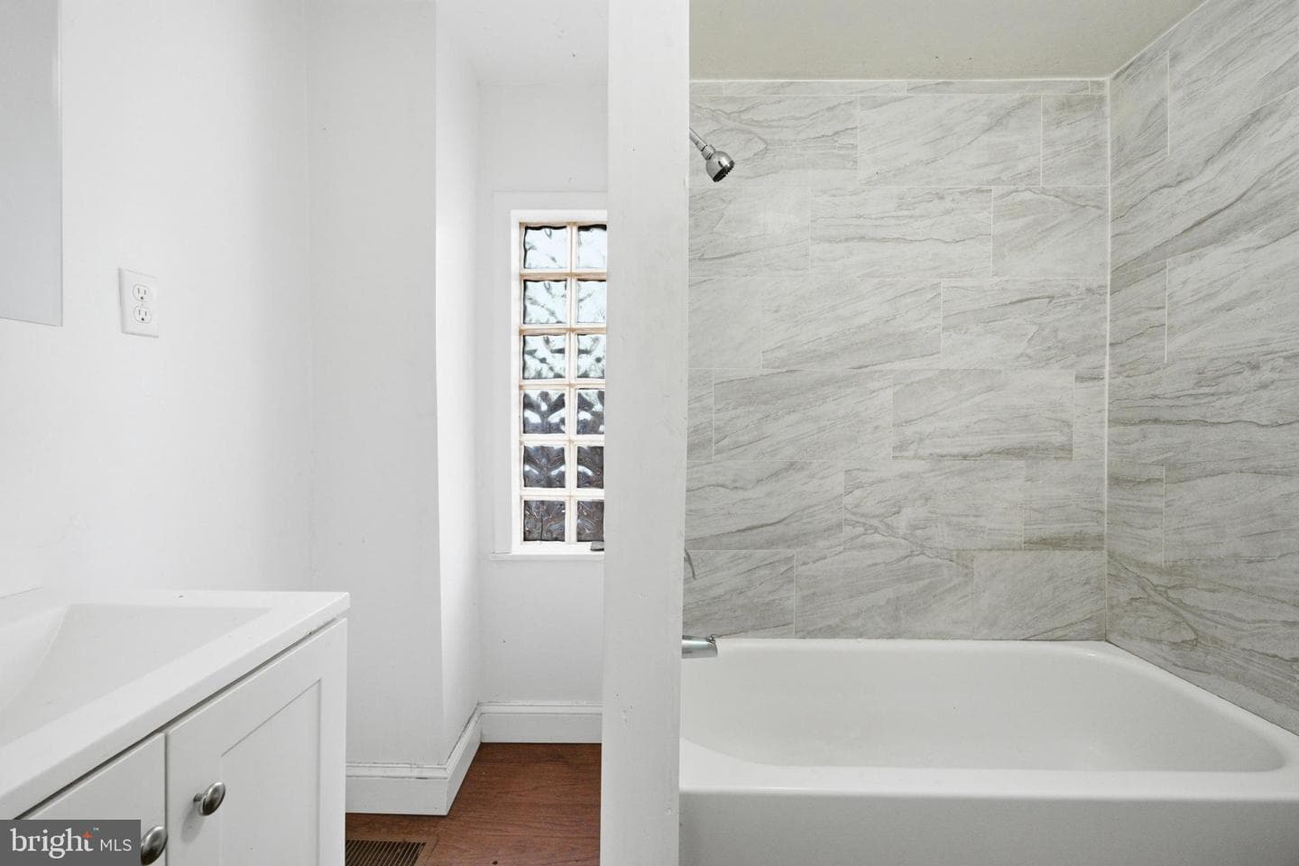 215 Calhoun S photo 11