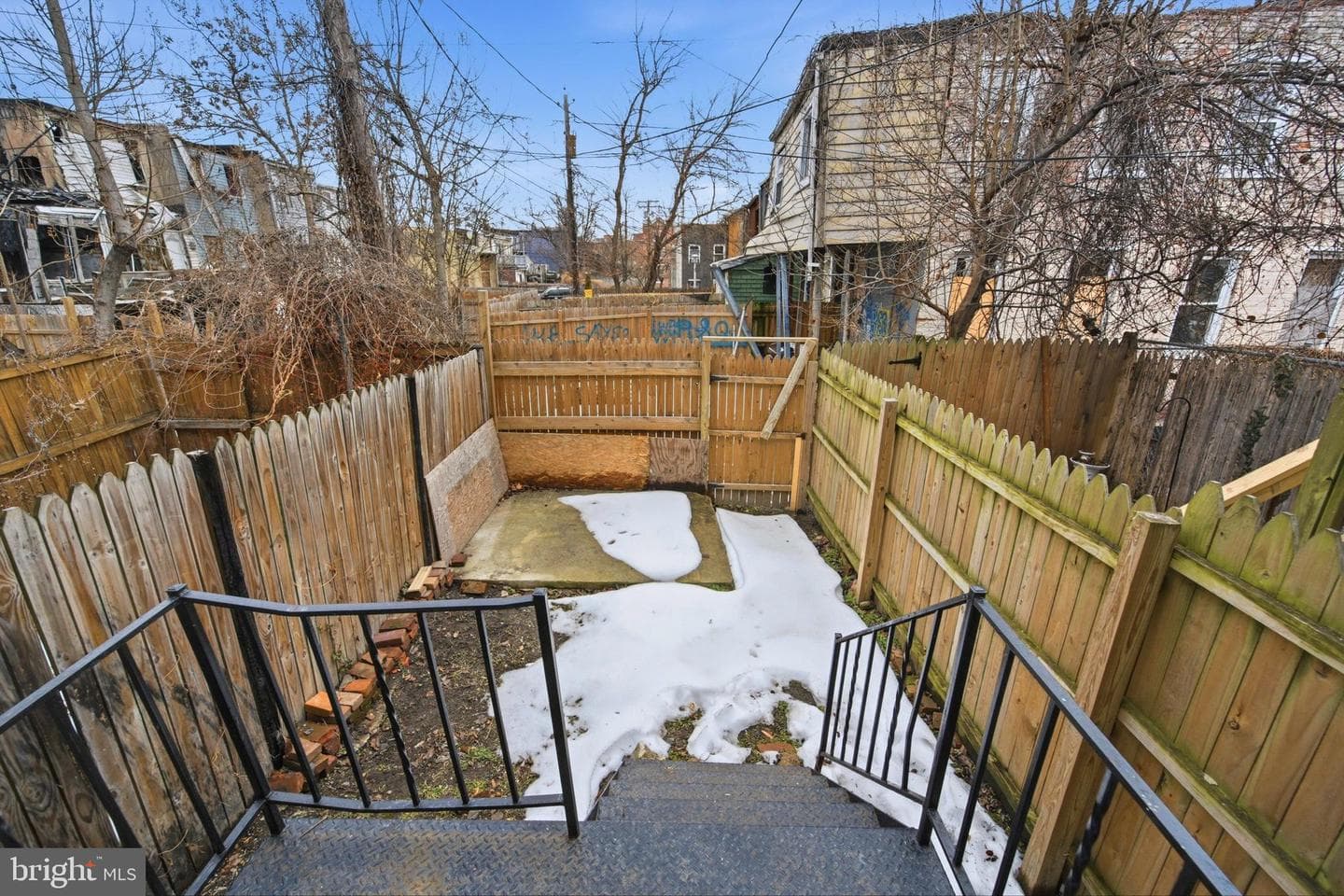 215 Calhoun S photo 13