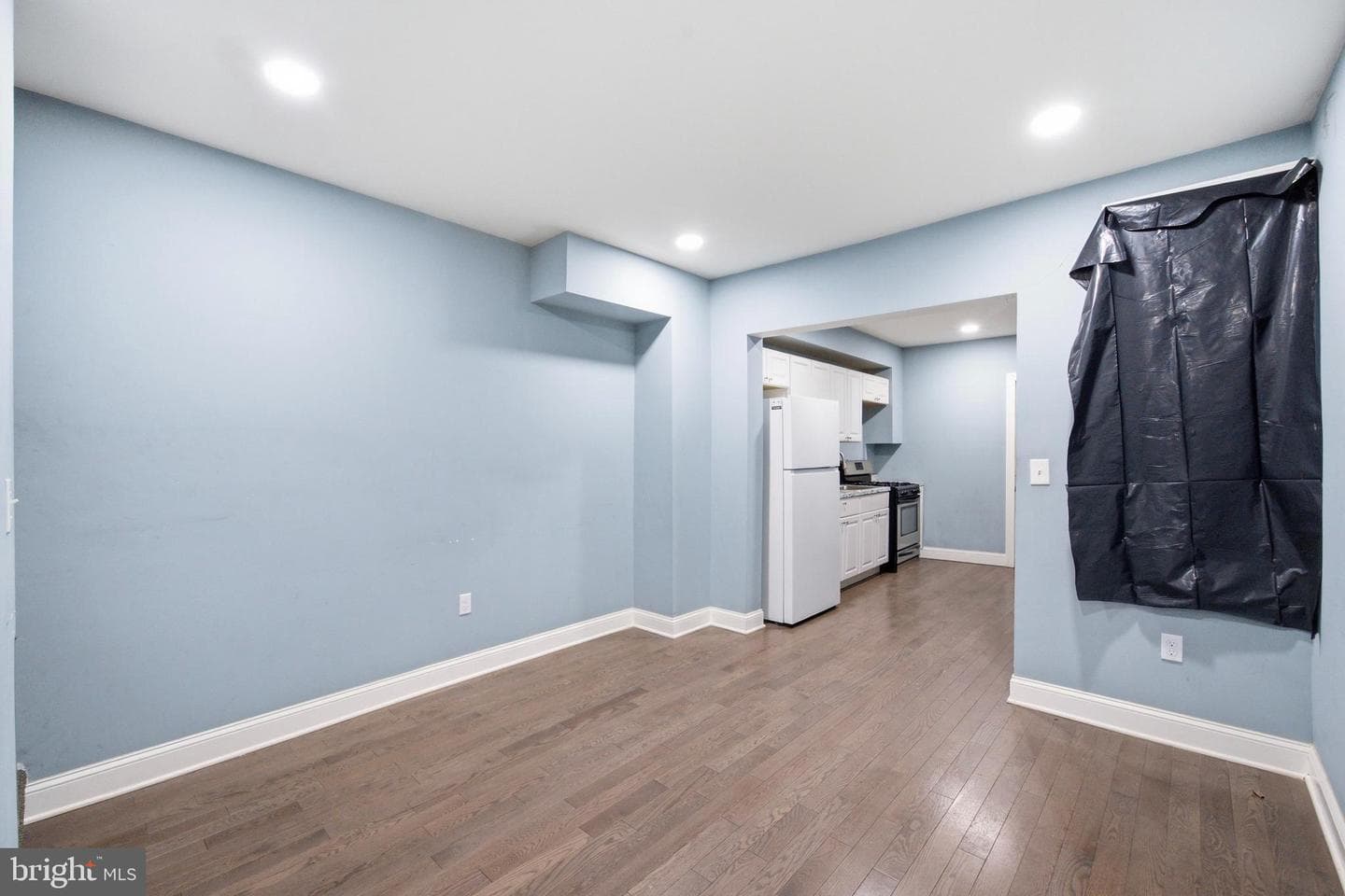 215 Calhoun S photo 4