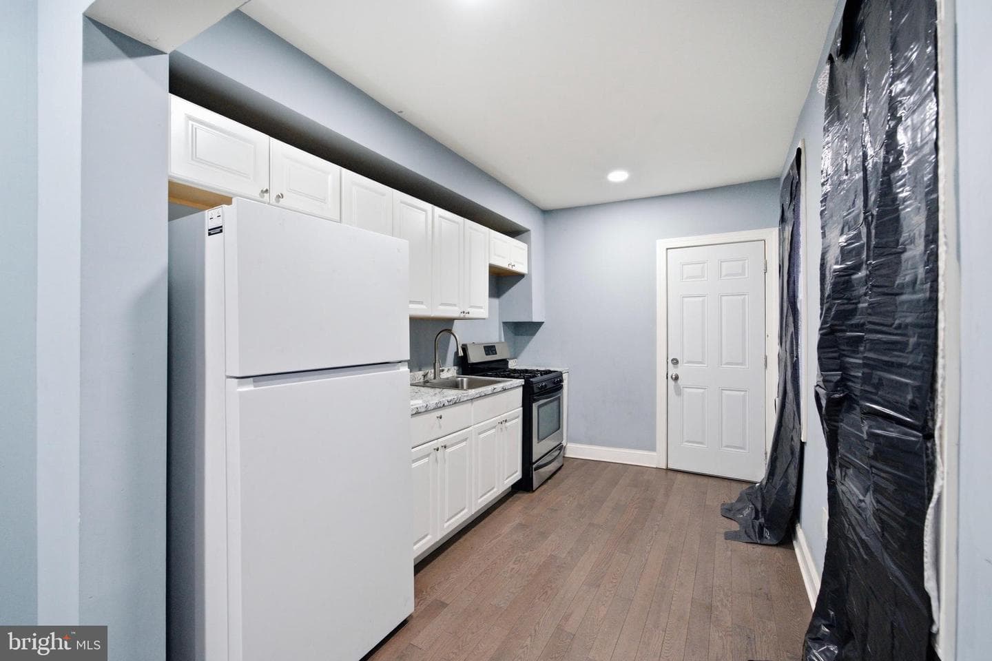215 Calhoun S photo 7