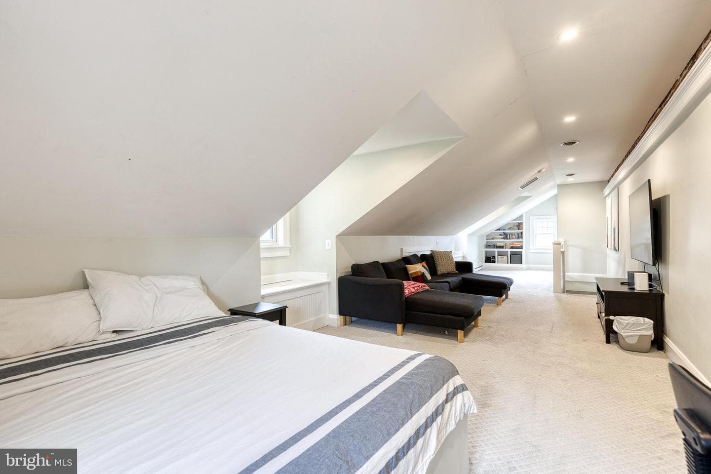 2223 Pelham Avenue photo 42