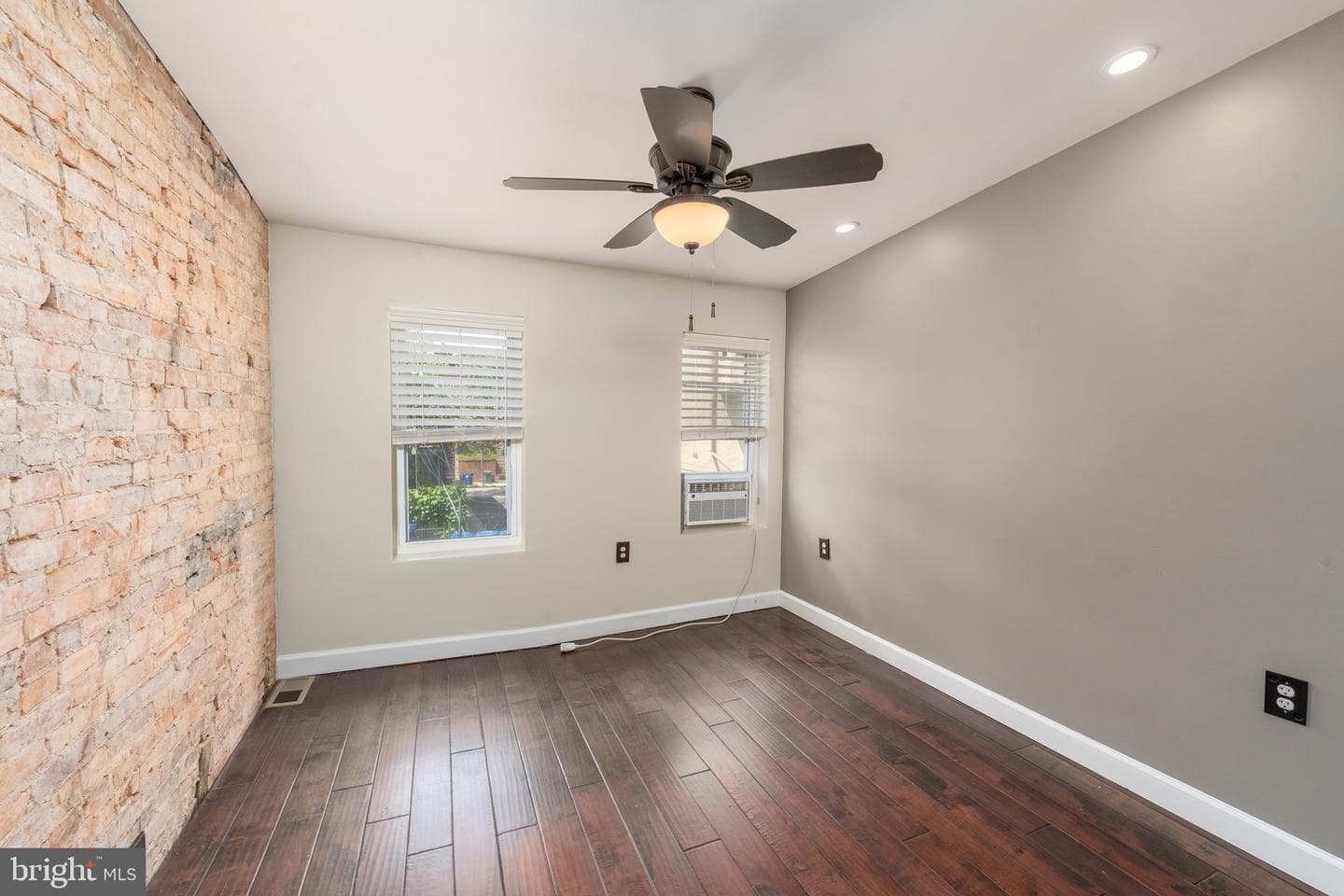 420 E Cross Street E photo 24