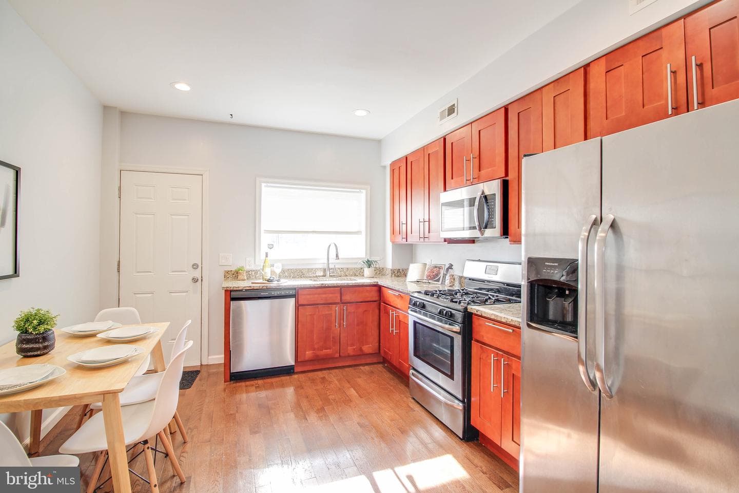 128 N Curley Street photo 11
